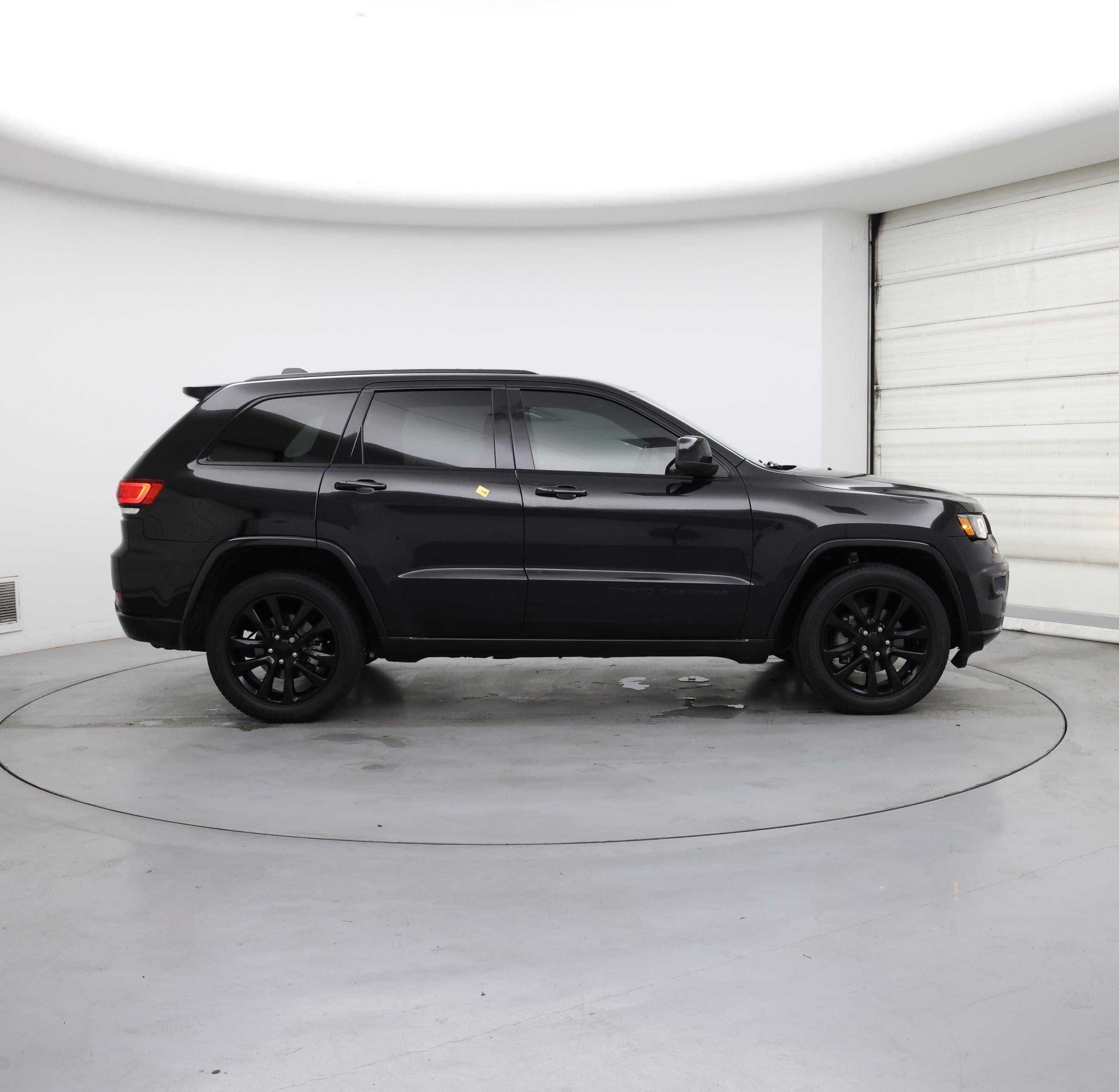 Thumbnail: 2020 Jeep Grand Cherokee - 7