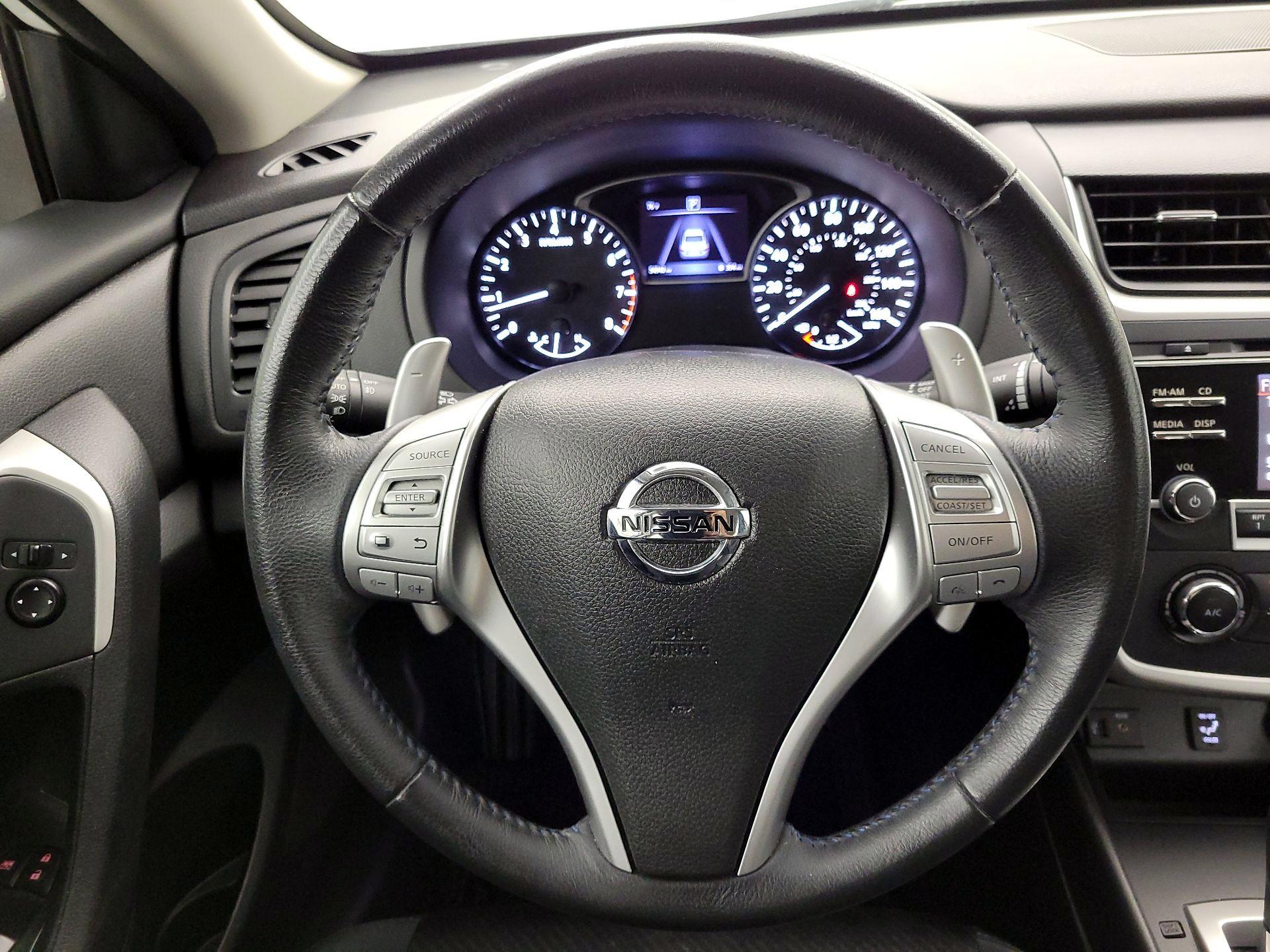 Thumbnail: 2016 Nissan Altima - 10