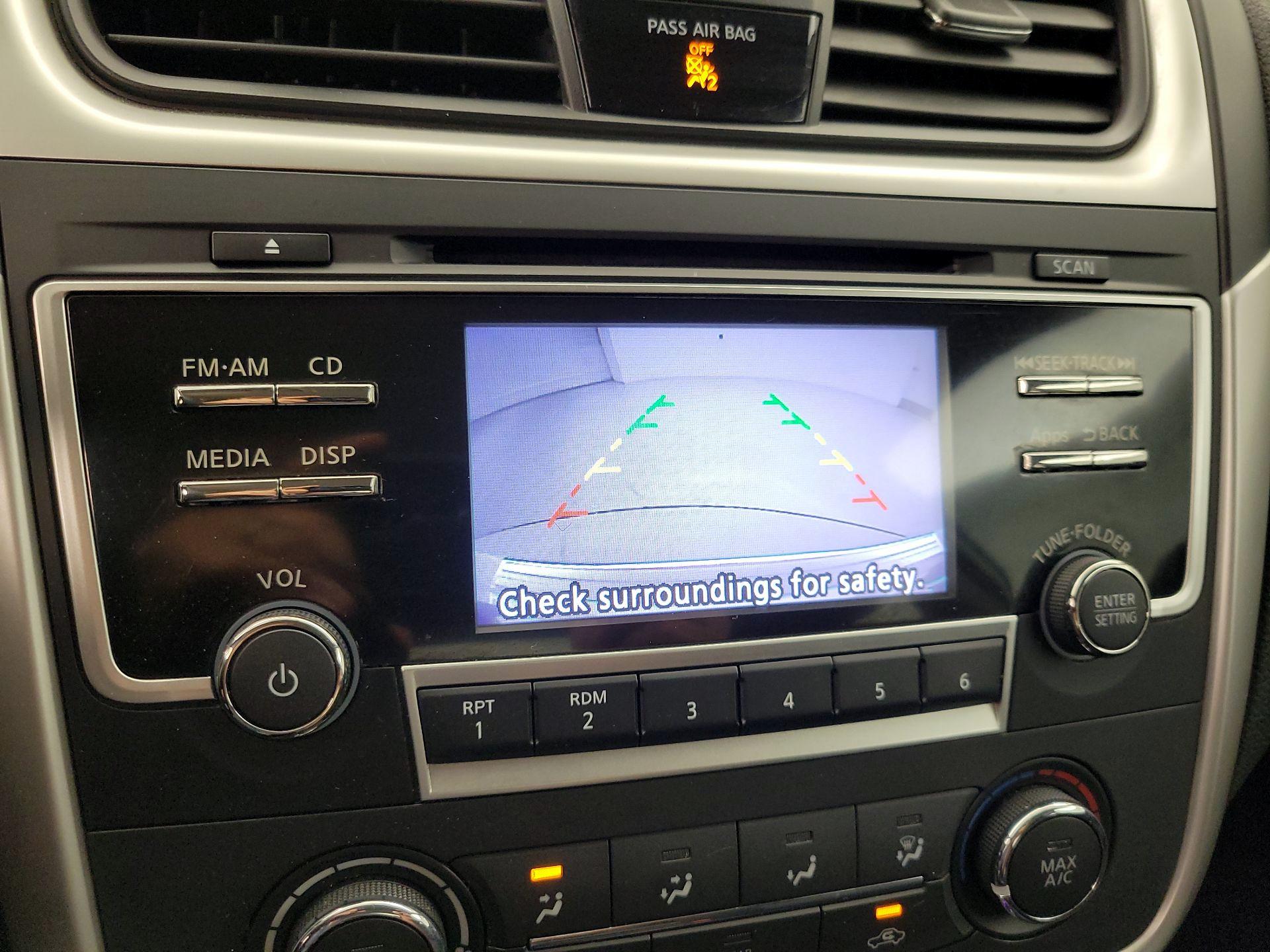 Thumbnail: 2016 Nissan Altima - 14