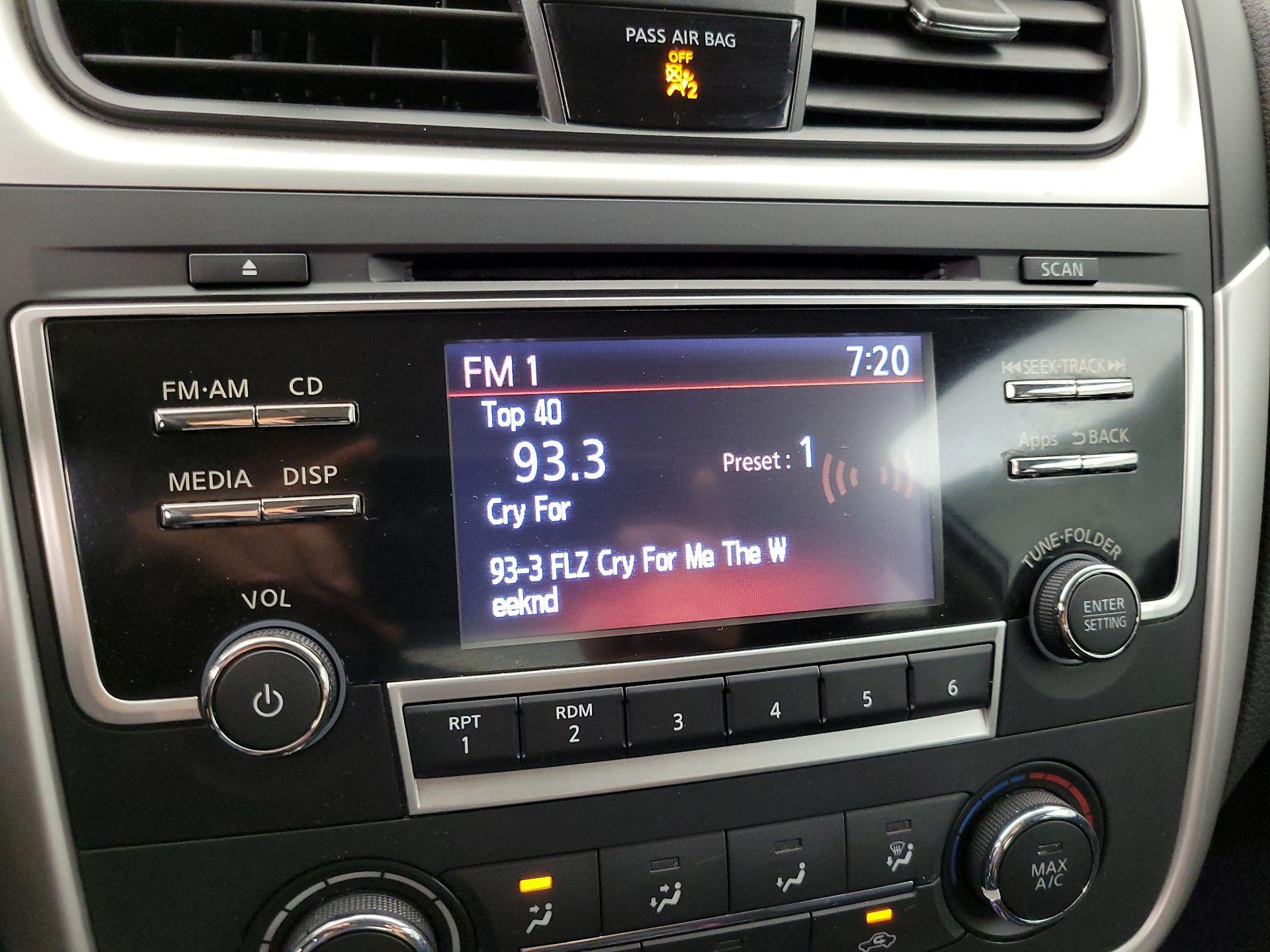 Thumbnail: 2016 Nissan Altima - 15