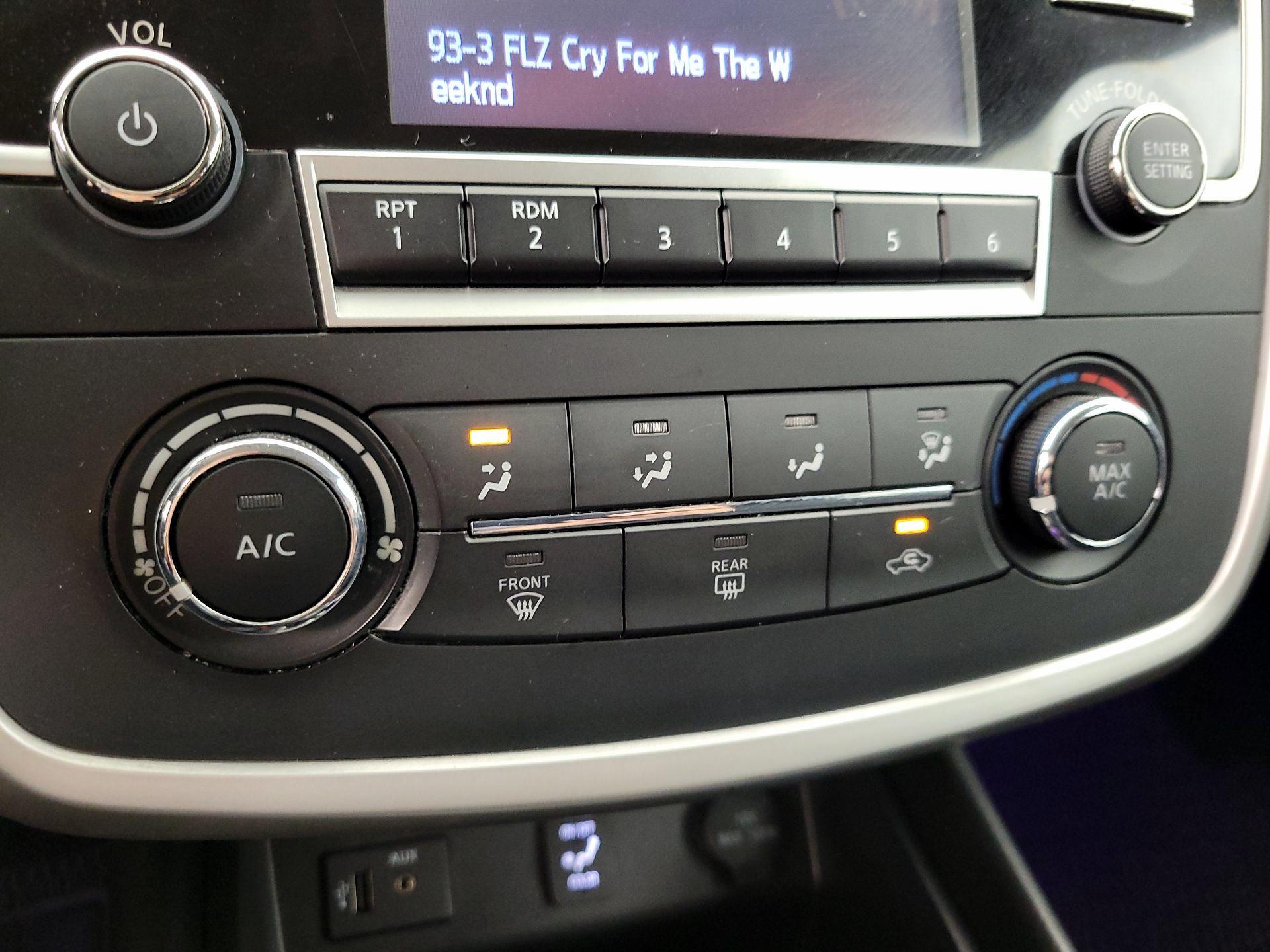 Thumbnail: 2016 Nissan Altima - 16