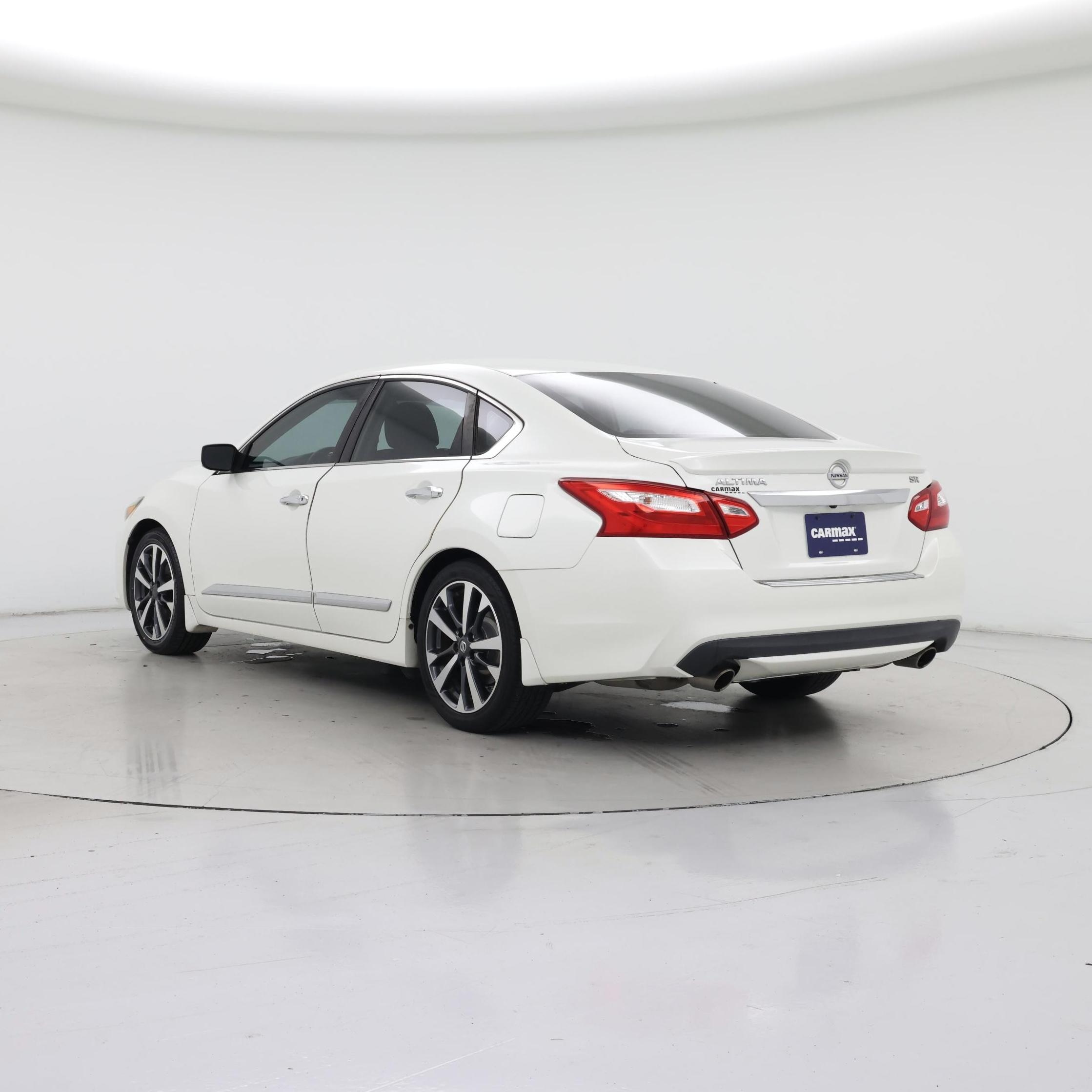 Thumbnail: 2016 Nissan Altima - 2