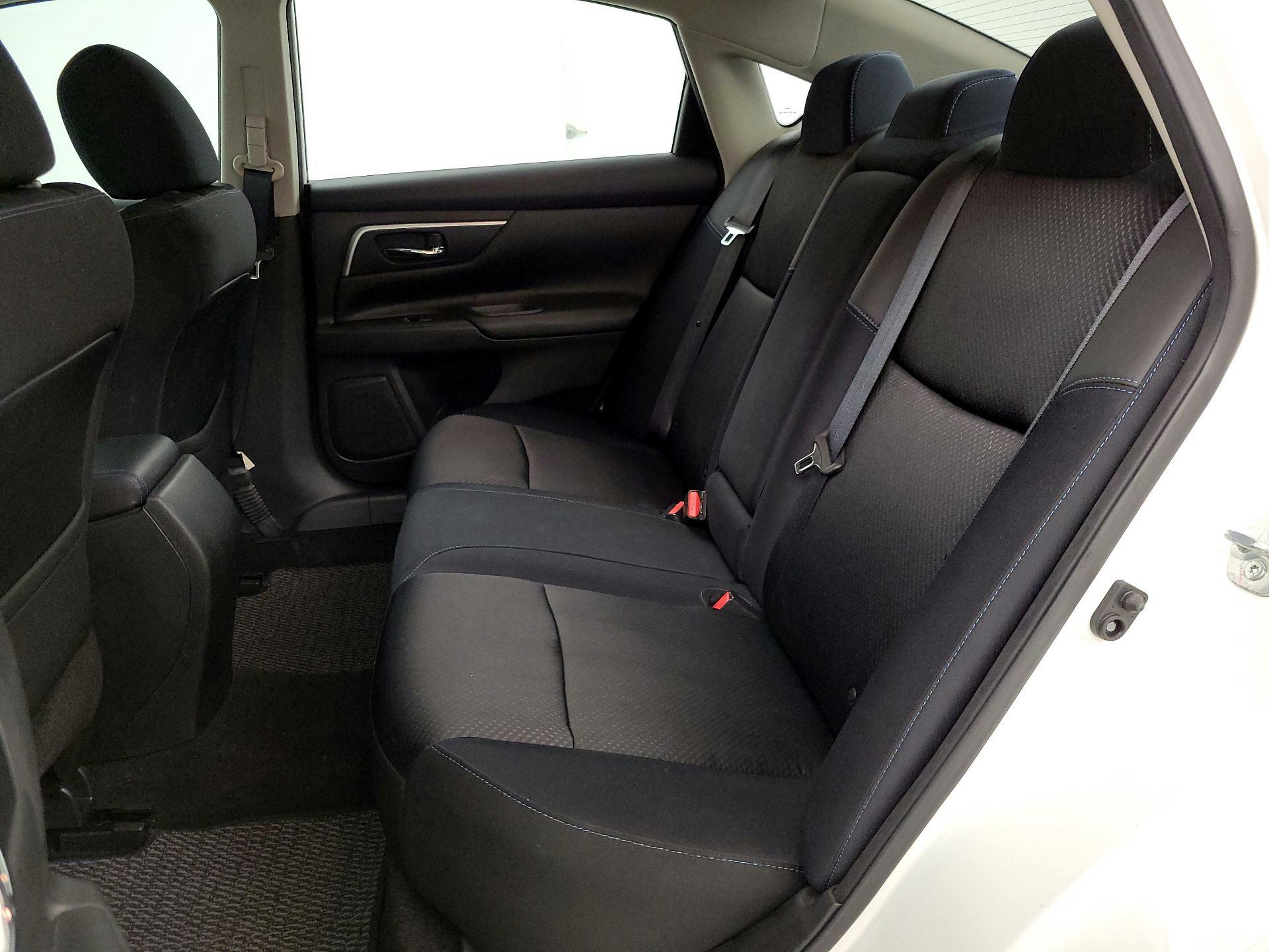 Thumbnail: 2016 Nissan Altima - 19