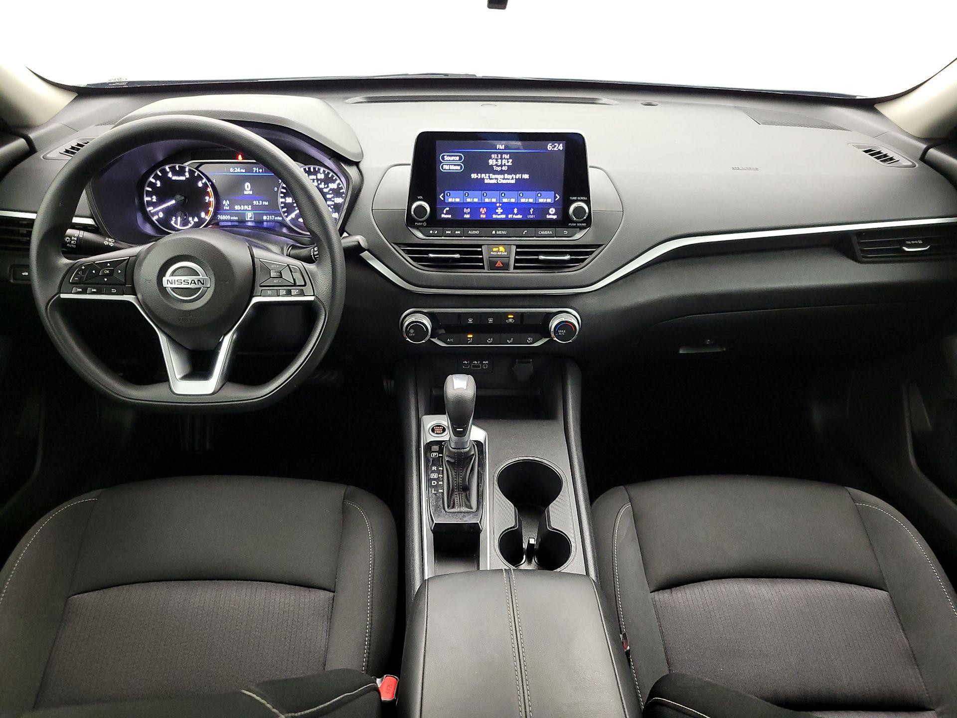 Thumbnail: 2020 Nissan Altima - 9