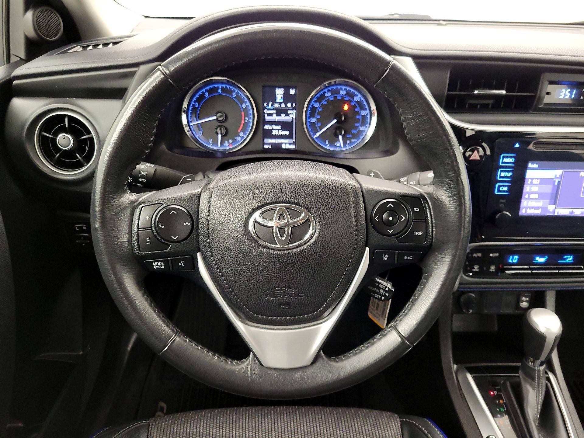 Thumbnail: 2017 Toyota Corolla - 10