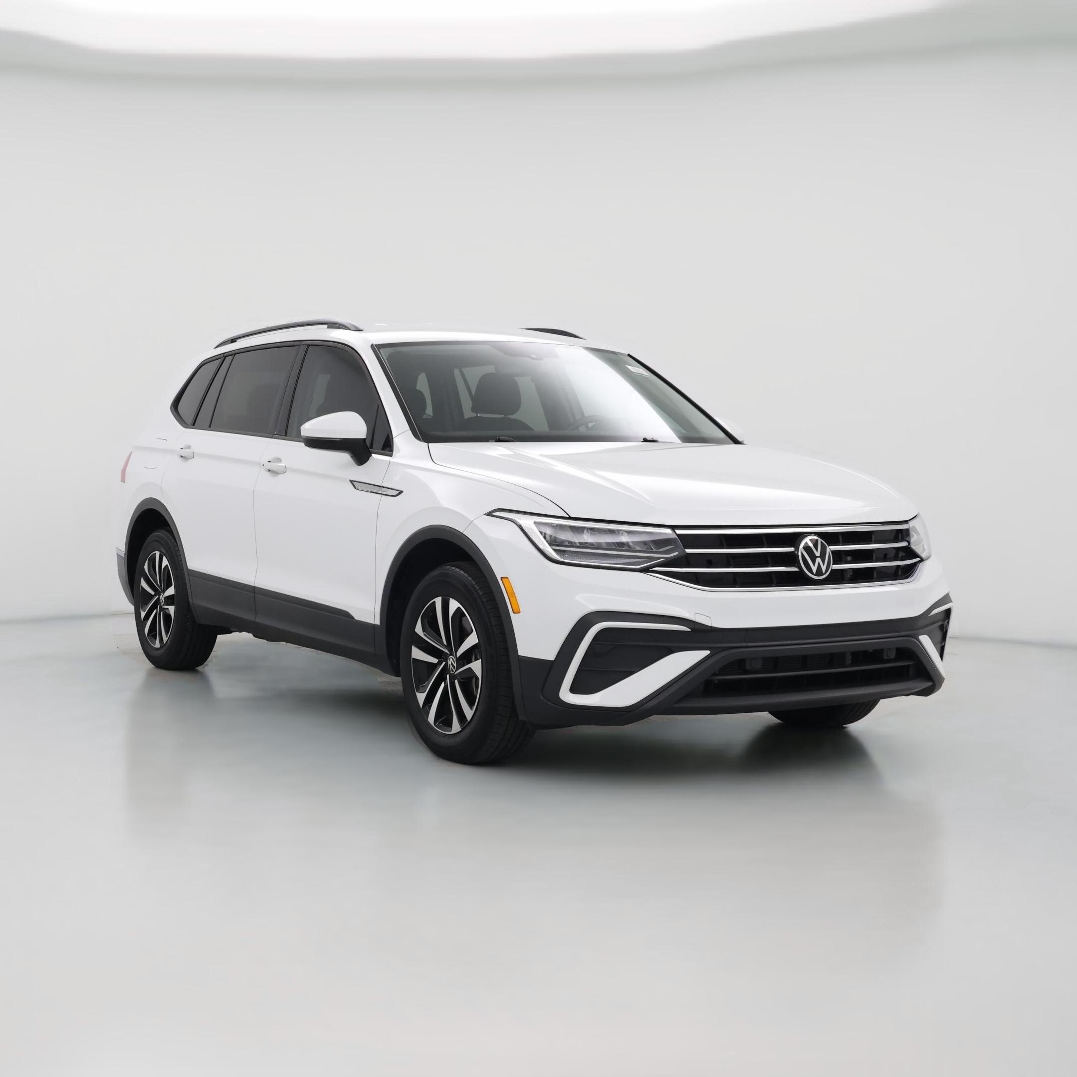 Thumbnail: 2023 Volkswagen Tiguan - 1