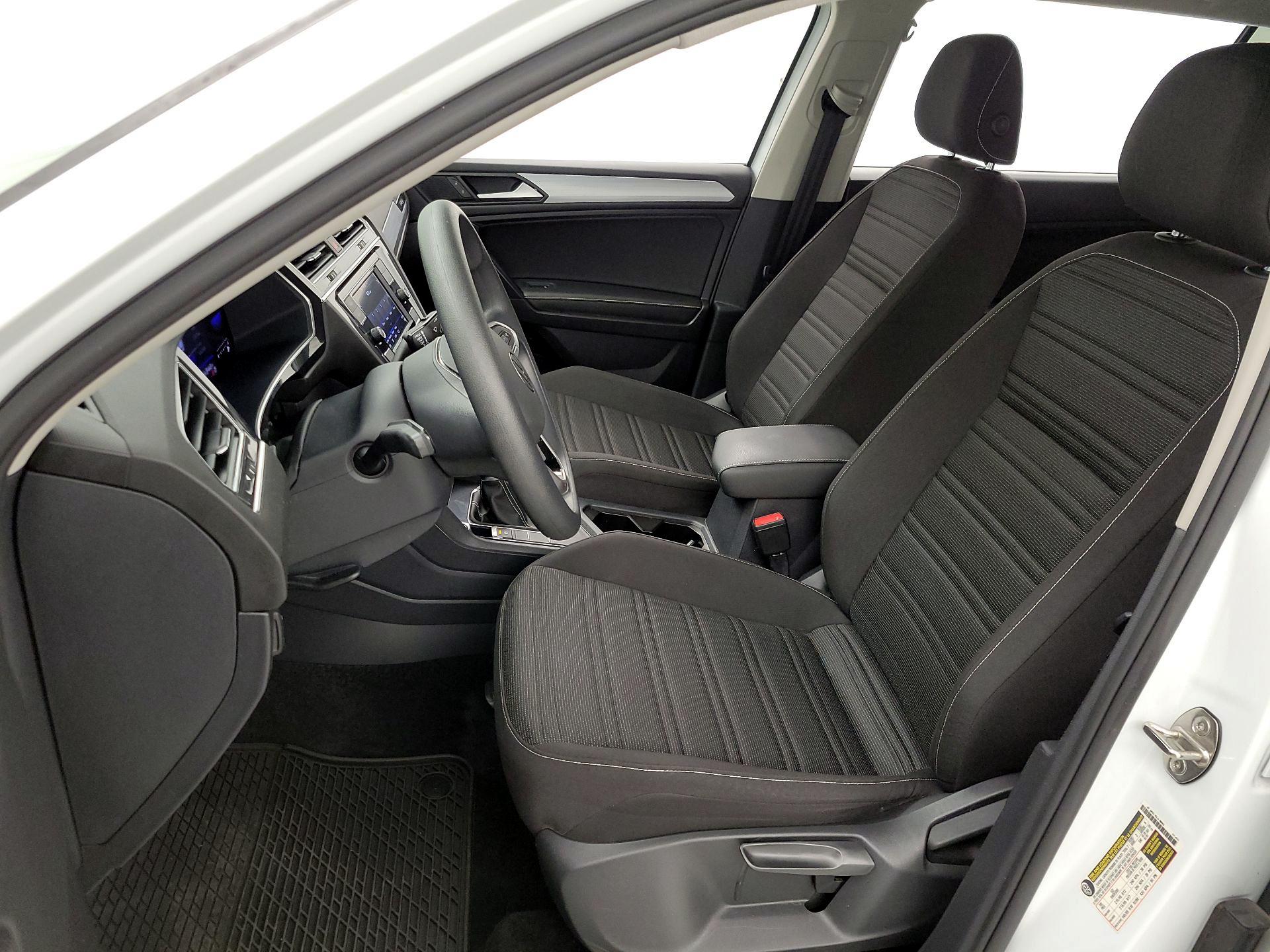 Thumbnail: 2023 Volkswagen Tiguan - 11