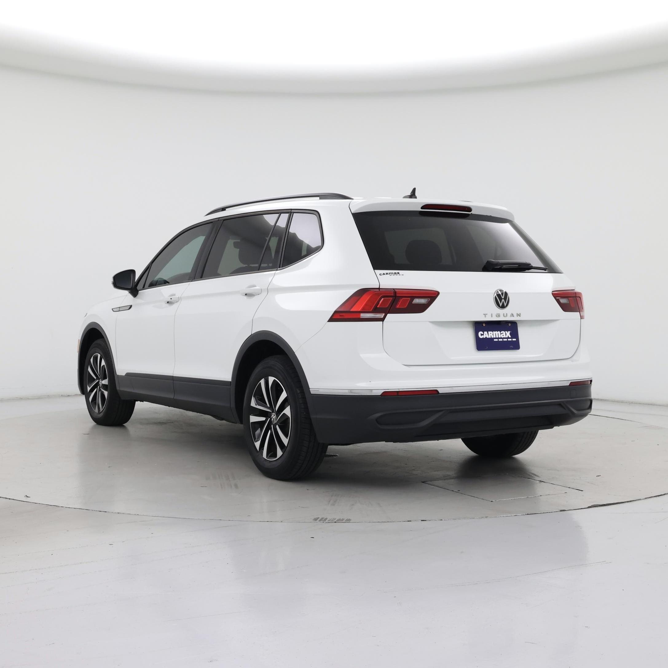 Thumbnail: 2023 Volkswagen Tiguan - 2