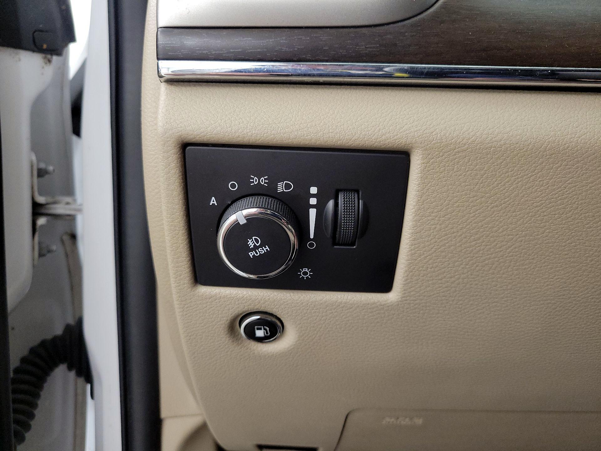 Thumbnail: 2015 Jeep Grand Cherokee - 13