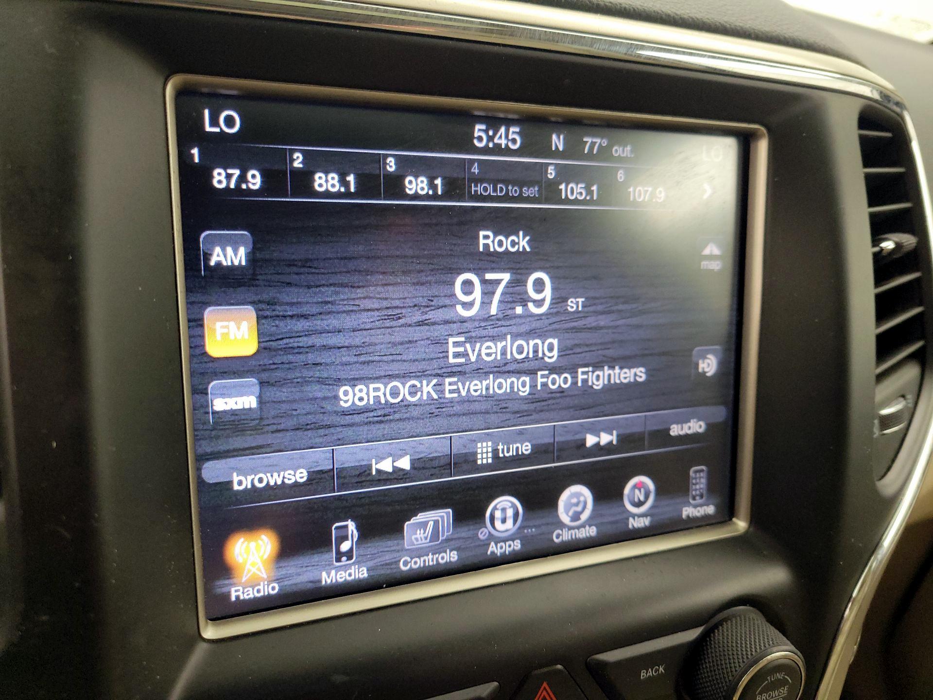 Thumbnail: 2015 Jeep Grand Cherokee - 16