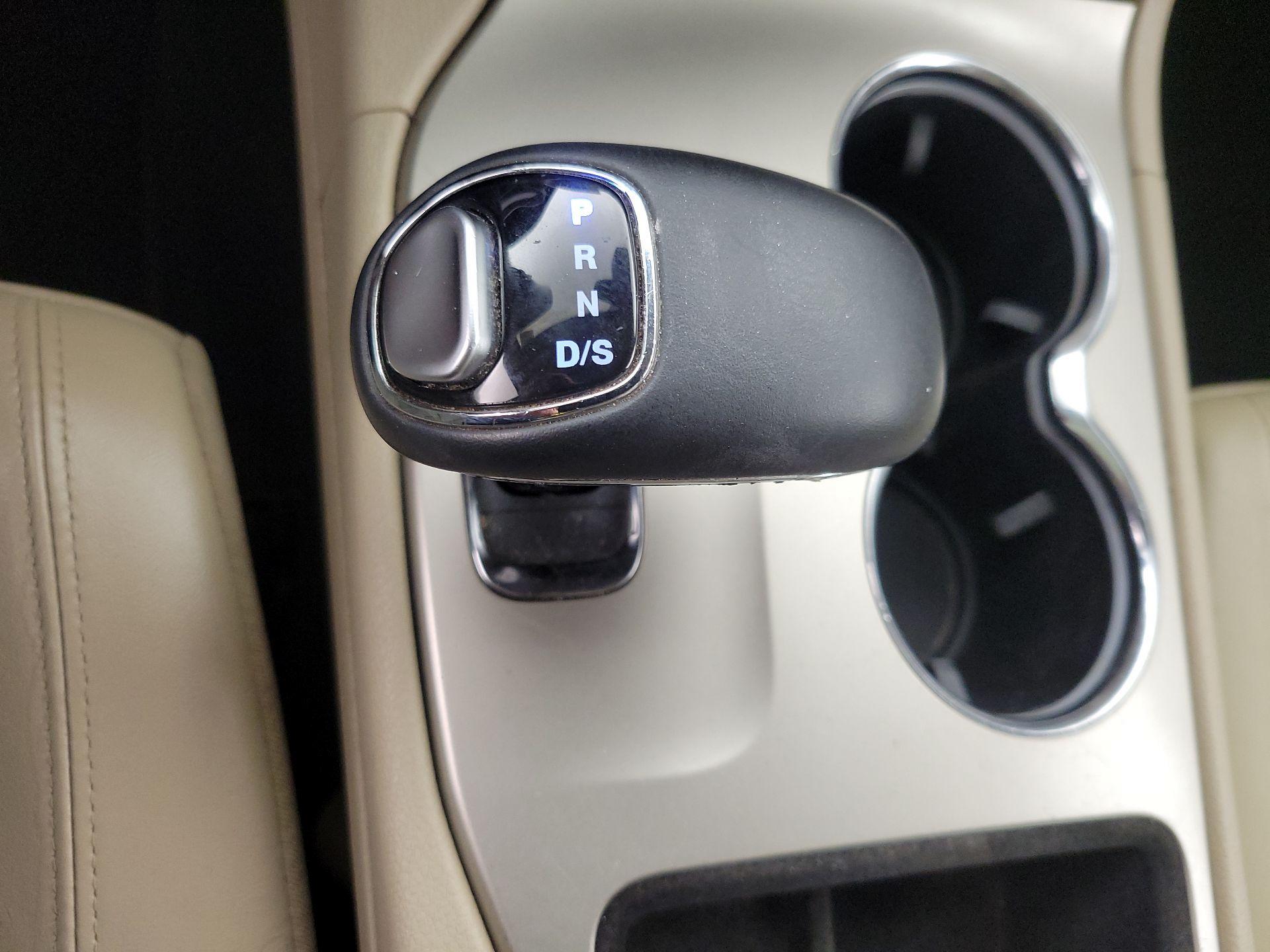 Thumbnail: 2015 Jeep Grand Cherokee - 18