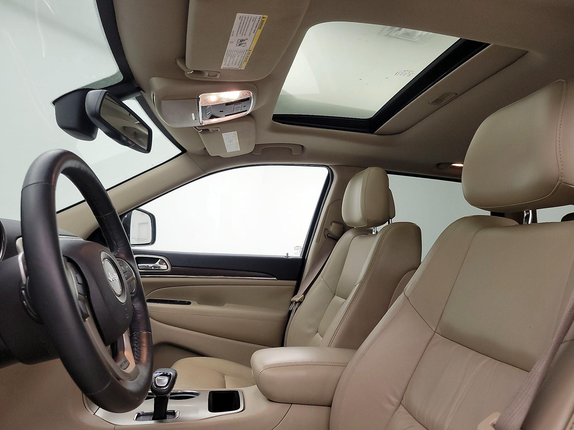 Thumbnail: 2015 Jeep Grand Cherokee - 20