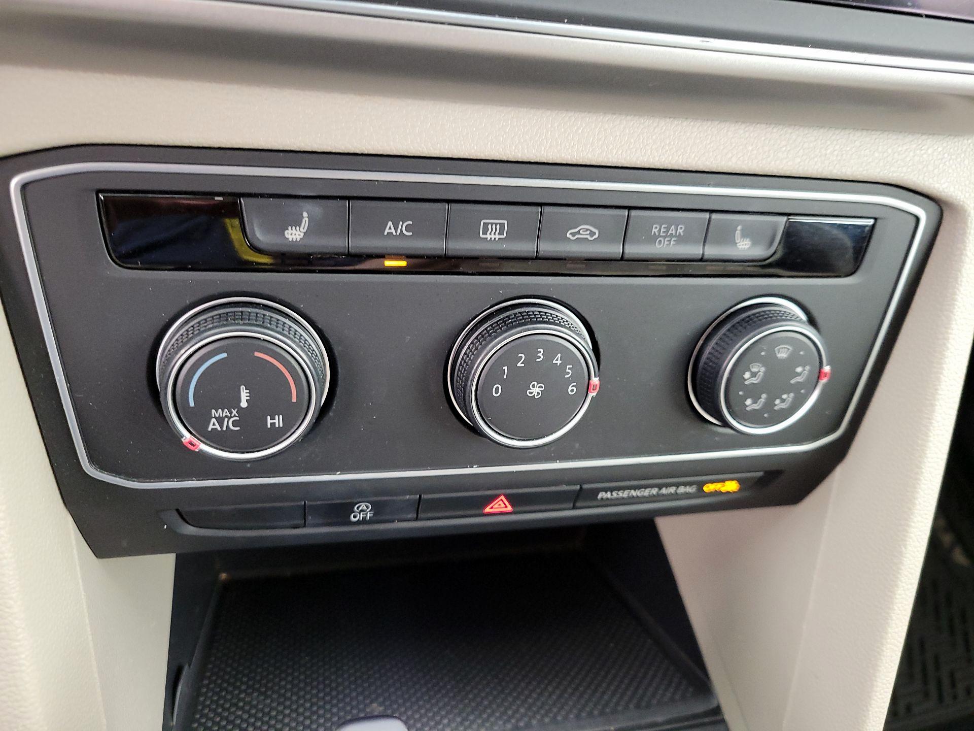 Thumbnail: 2018 Volkswagen Atlas - 16