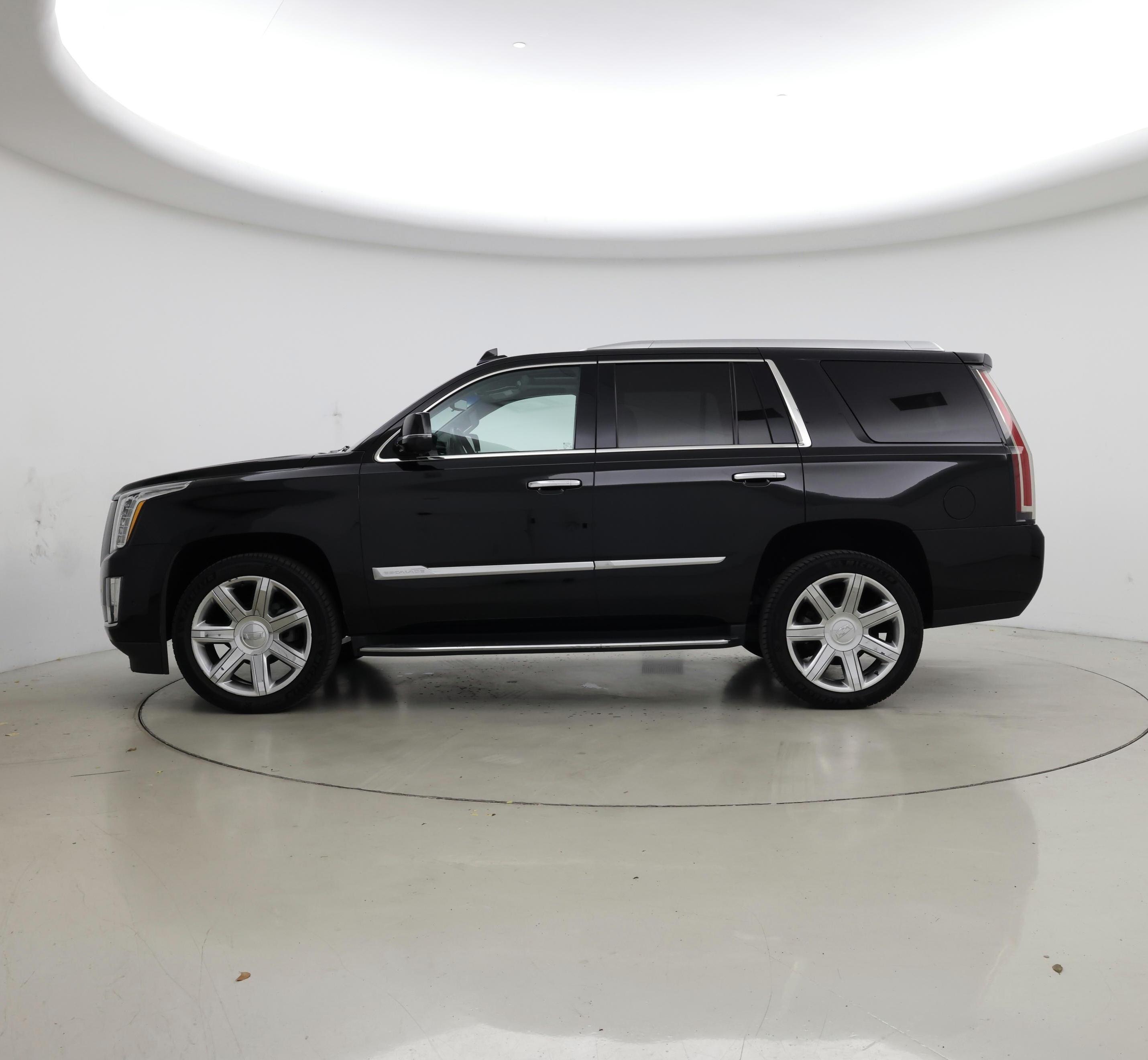Thumbnail: 2018 Cadillac Escalade - 3