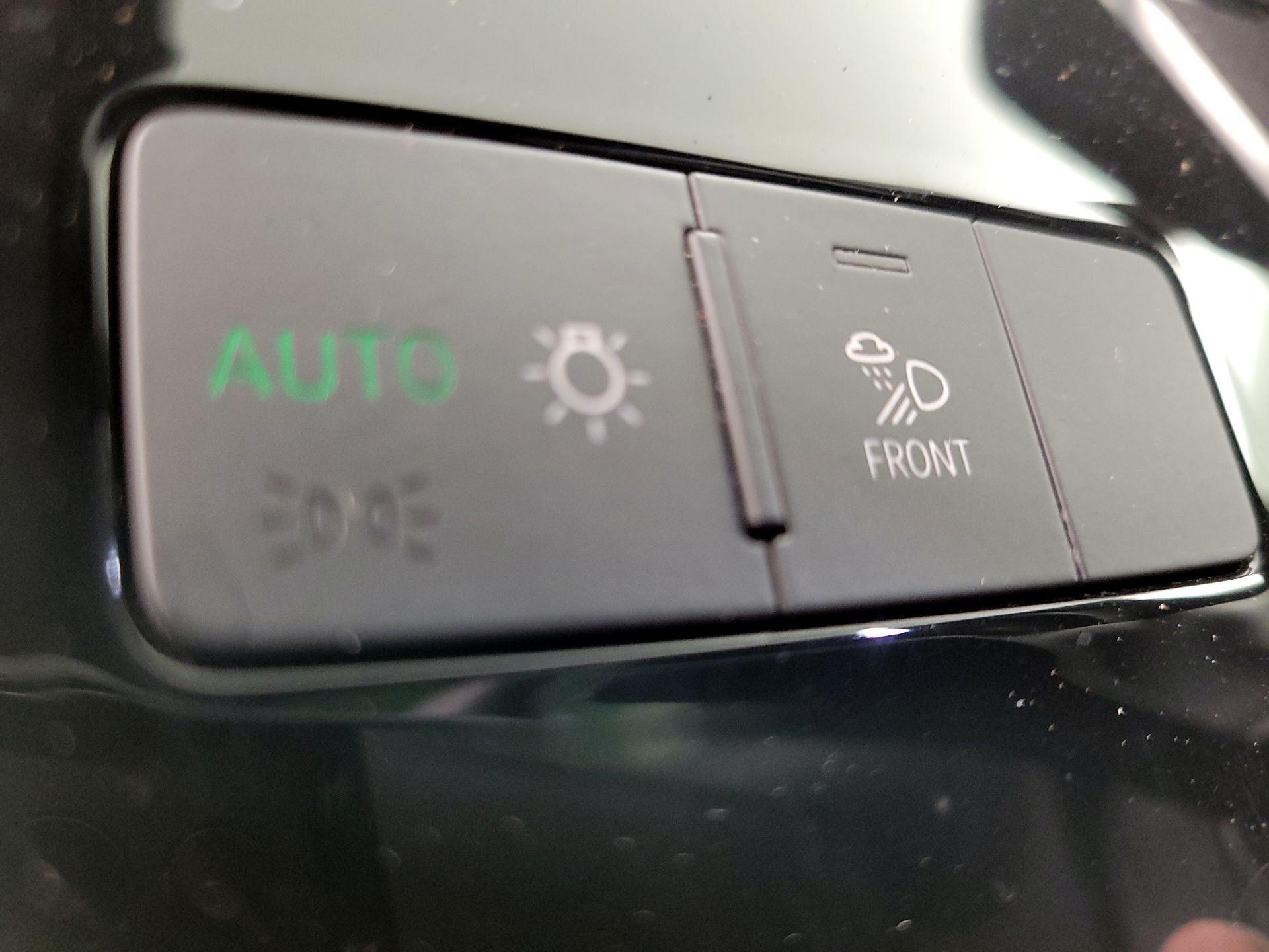Thumbnail: 2020 Audi Q3 - 13