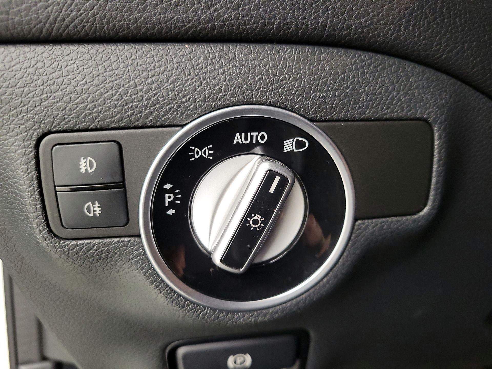 Thumbnail: 2016 Mercedes-Benz GLA - 13