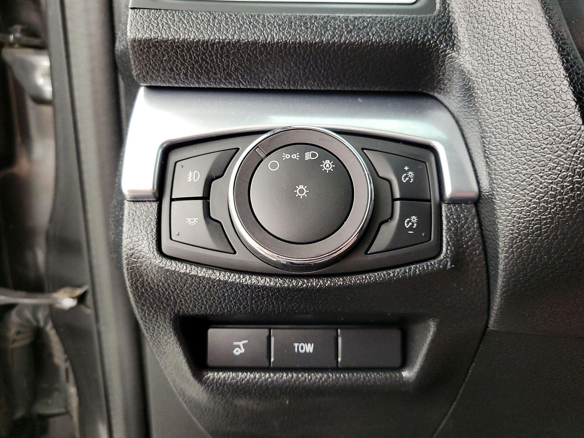 Thumbnail: 2019 Ford Explorer - 13