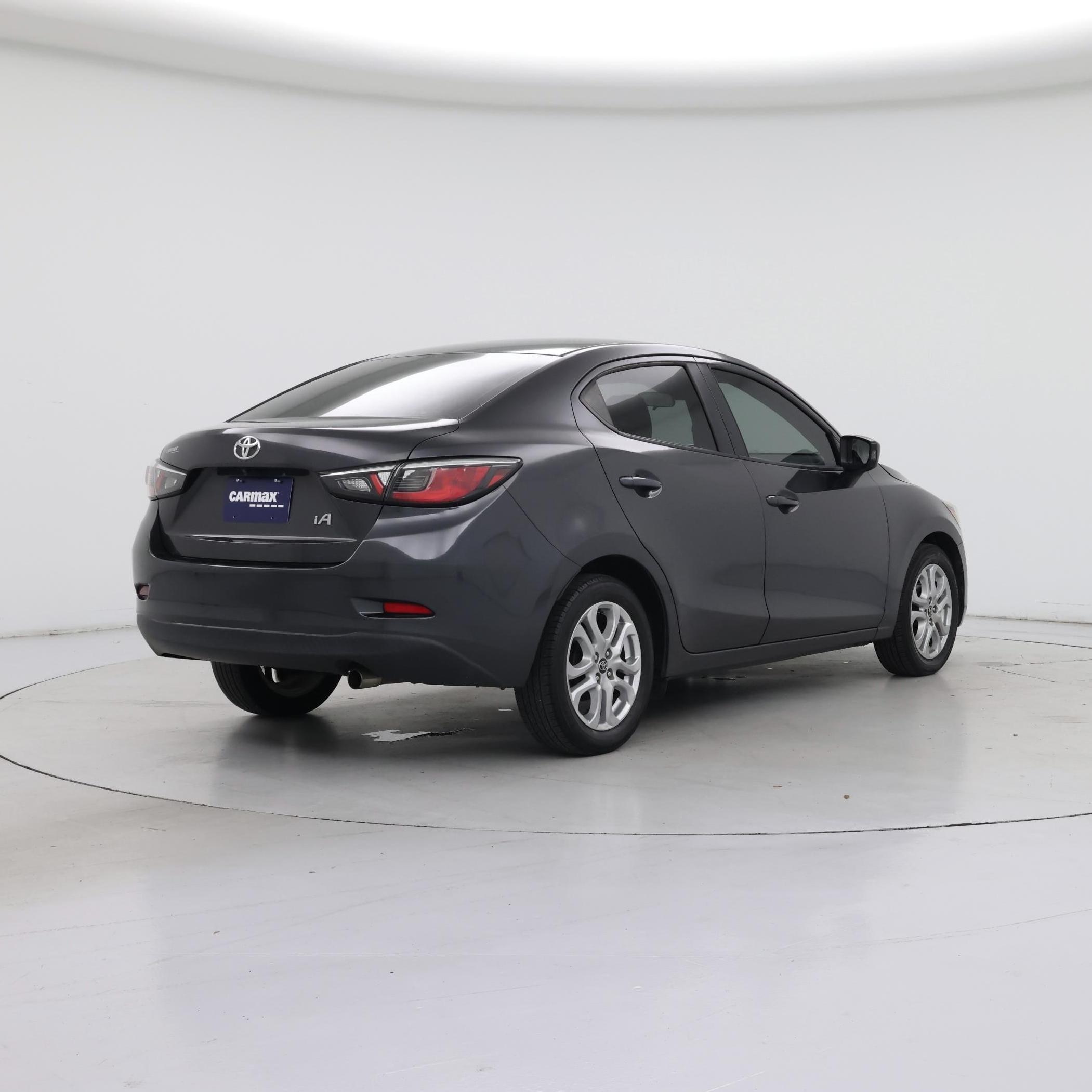 Thumbnail: 2017 Toyota Yaris iA - 8