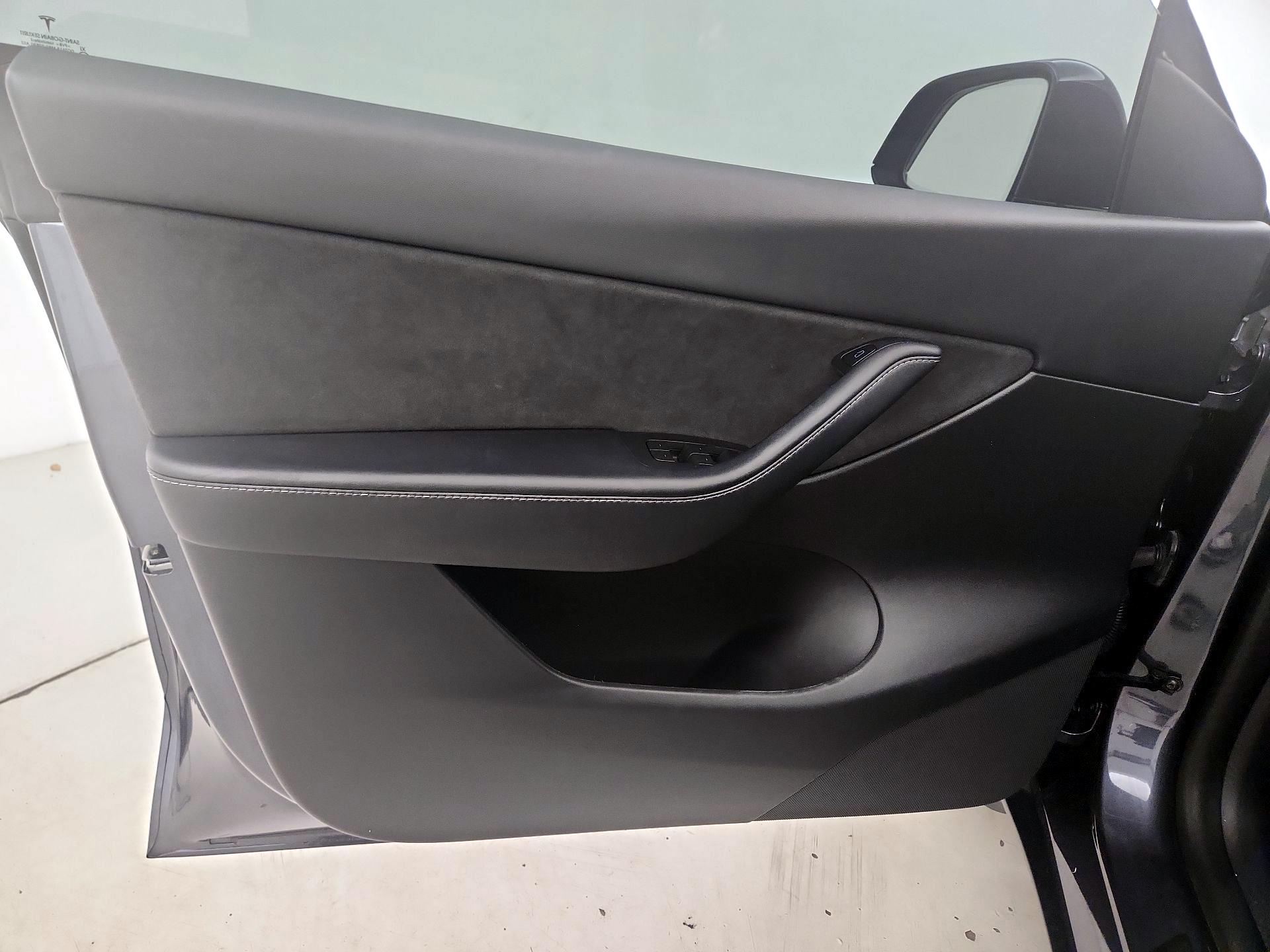 Thumbnail: 2022 Tesla Model Y - 12