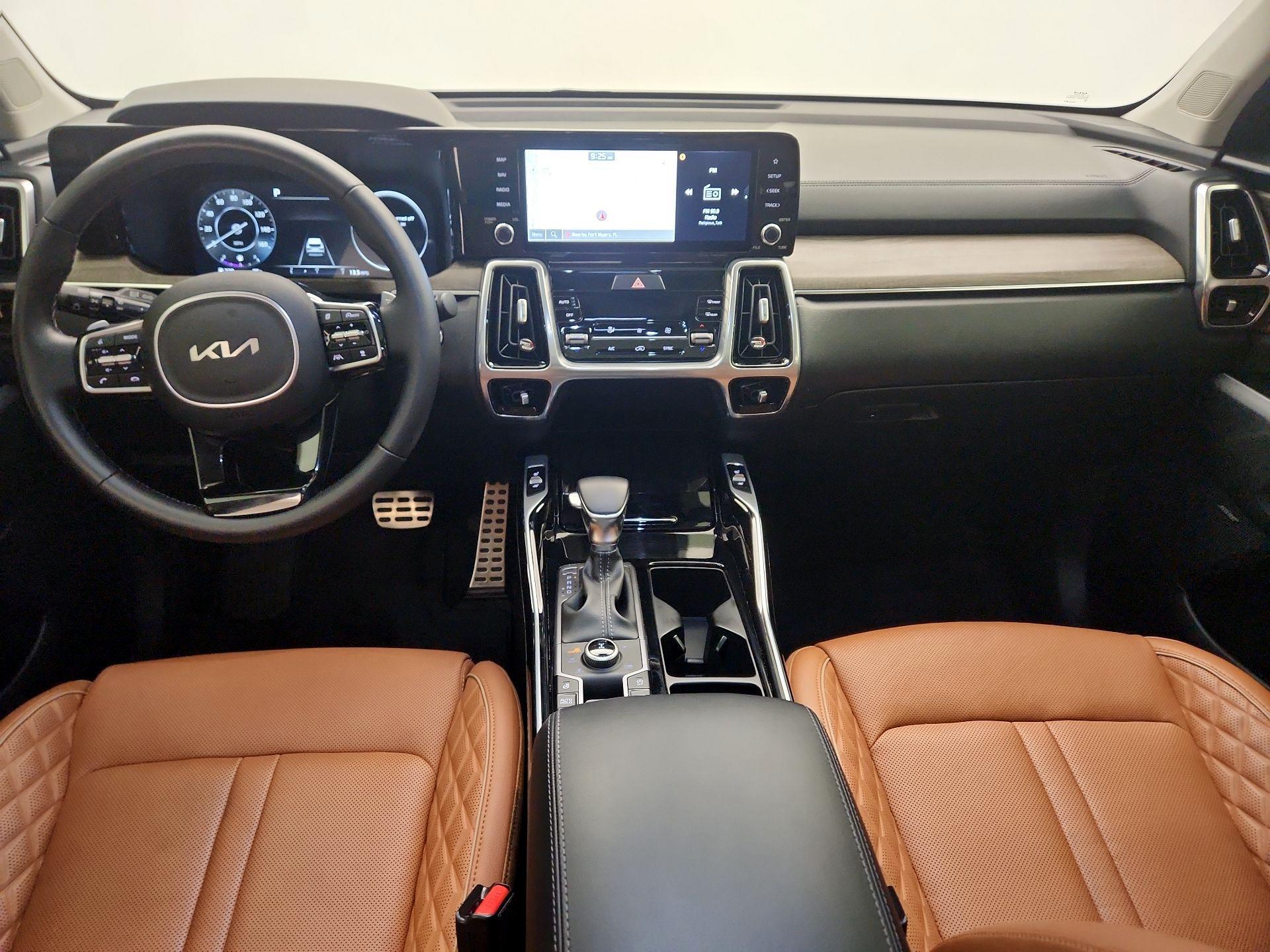 Thumbnail: 2023 Kia Sorento - 9