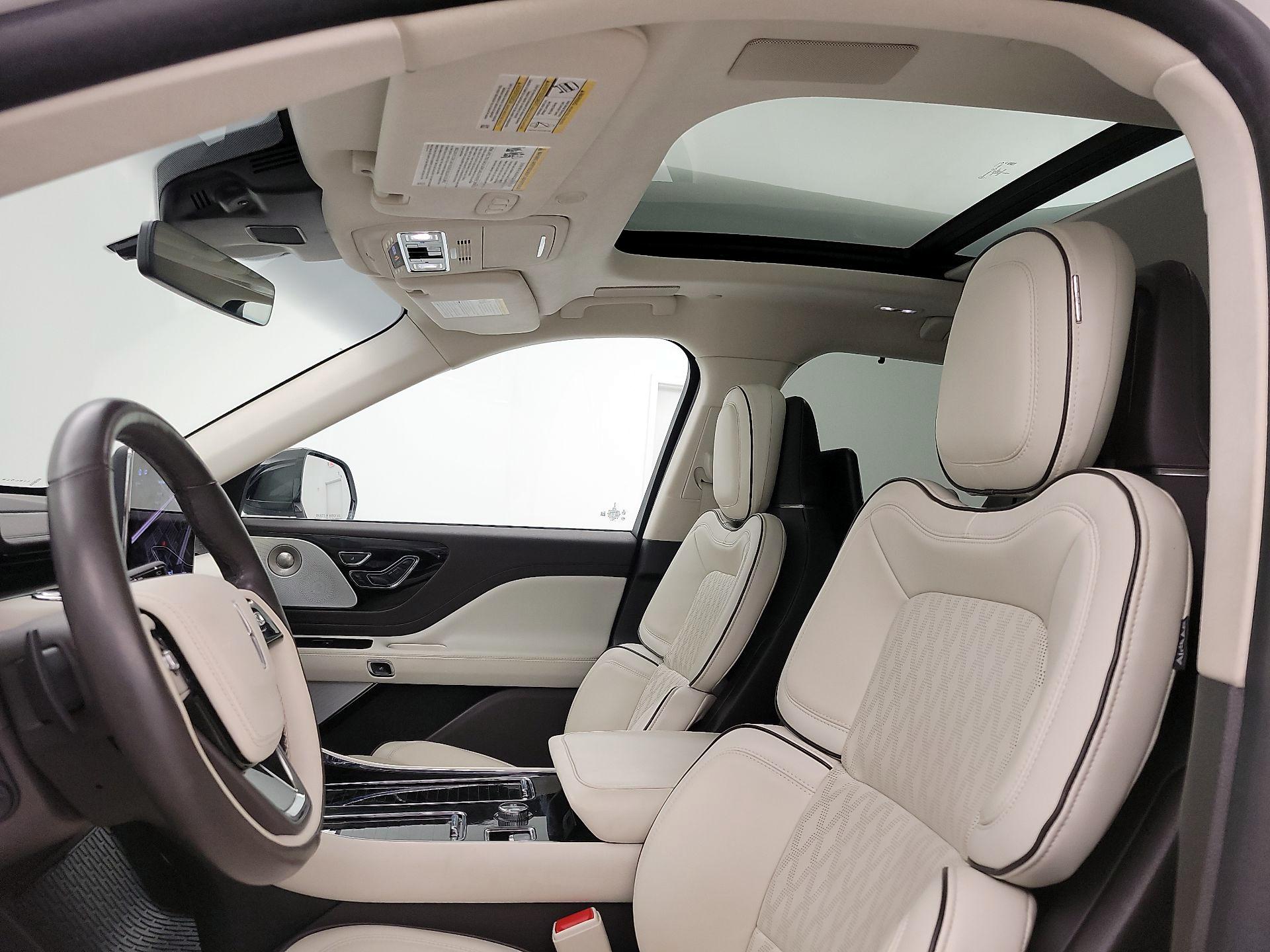 Thumbnail: 2023 Lincoln Aviator - 20