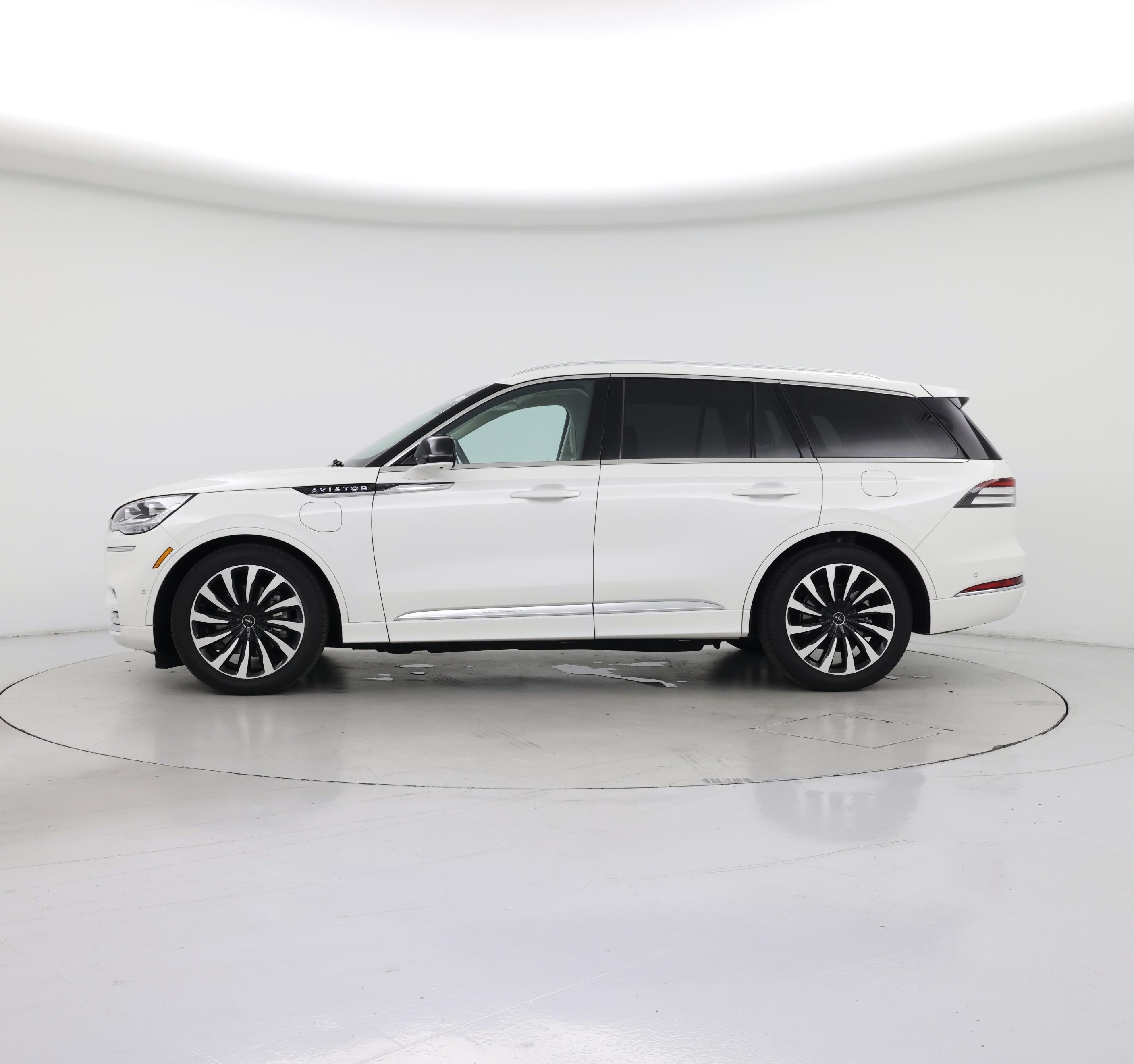 Thumbnail: 2023 Lincoln Aviator - 3