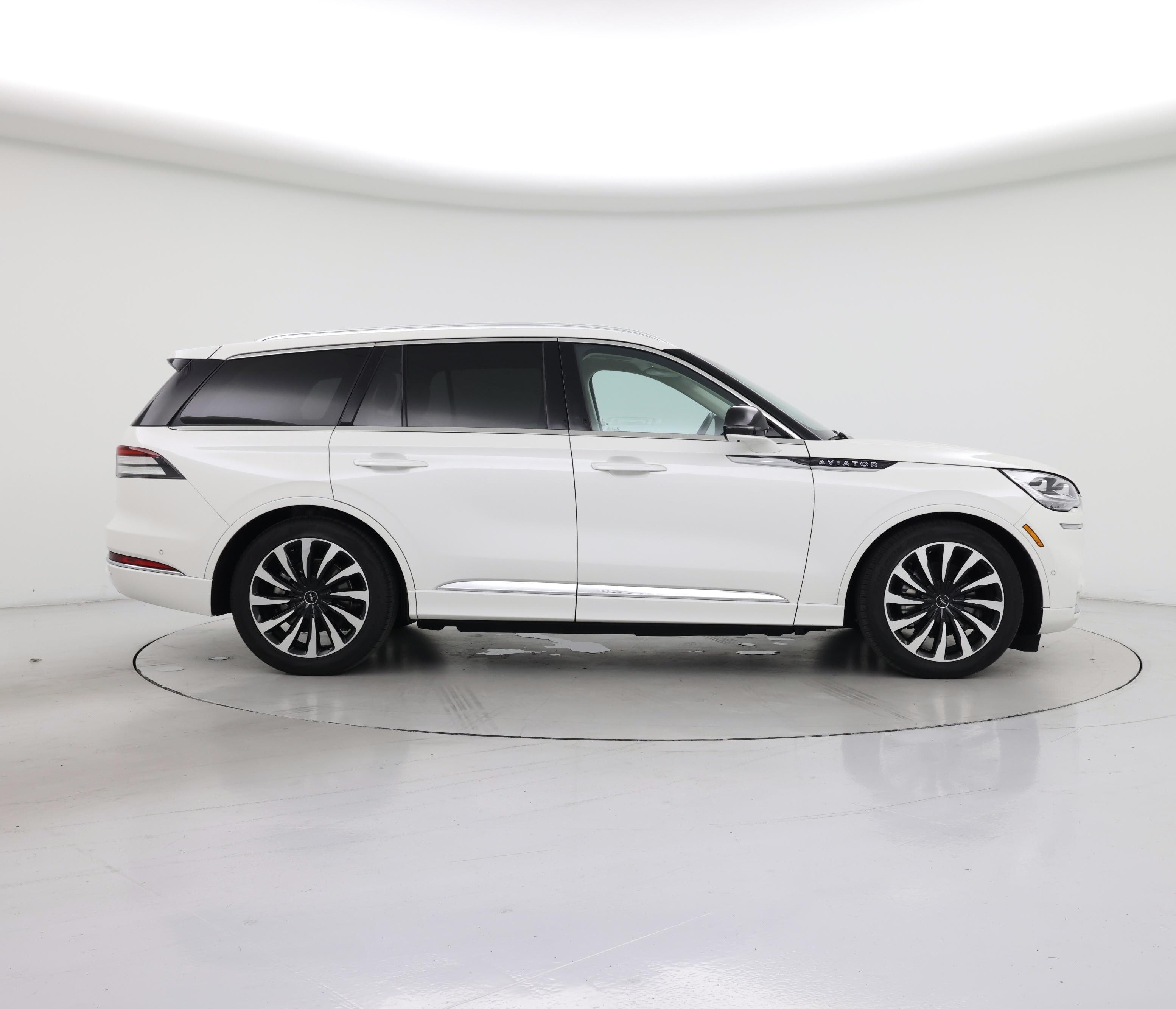 Thumbnail: 2023 Lincoln Aviator - 7