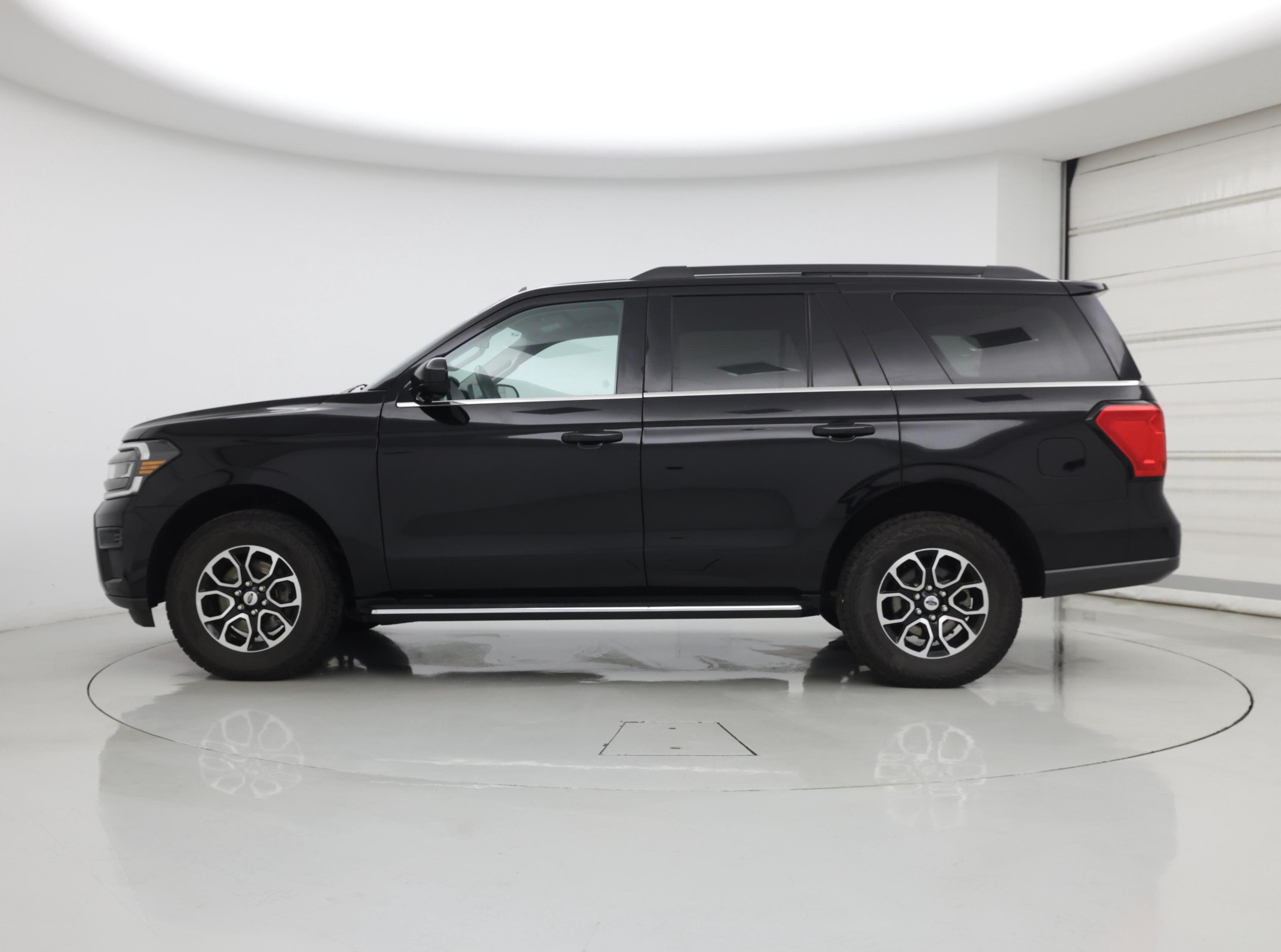 Thumbnail: 2023 Ford Expedition - 3