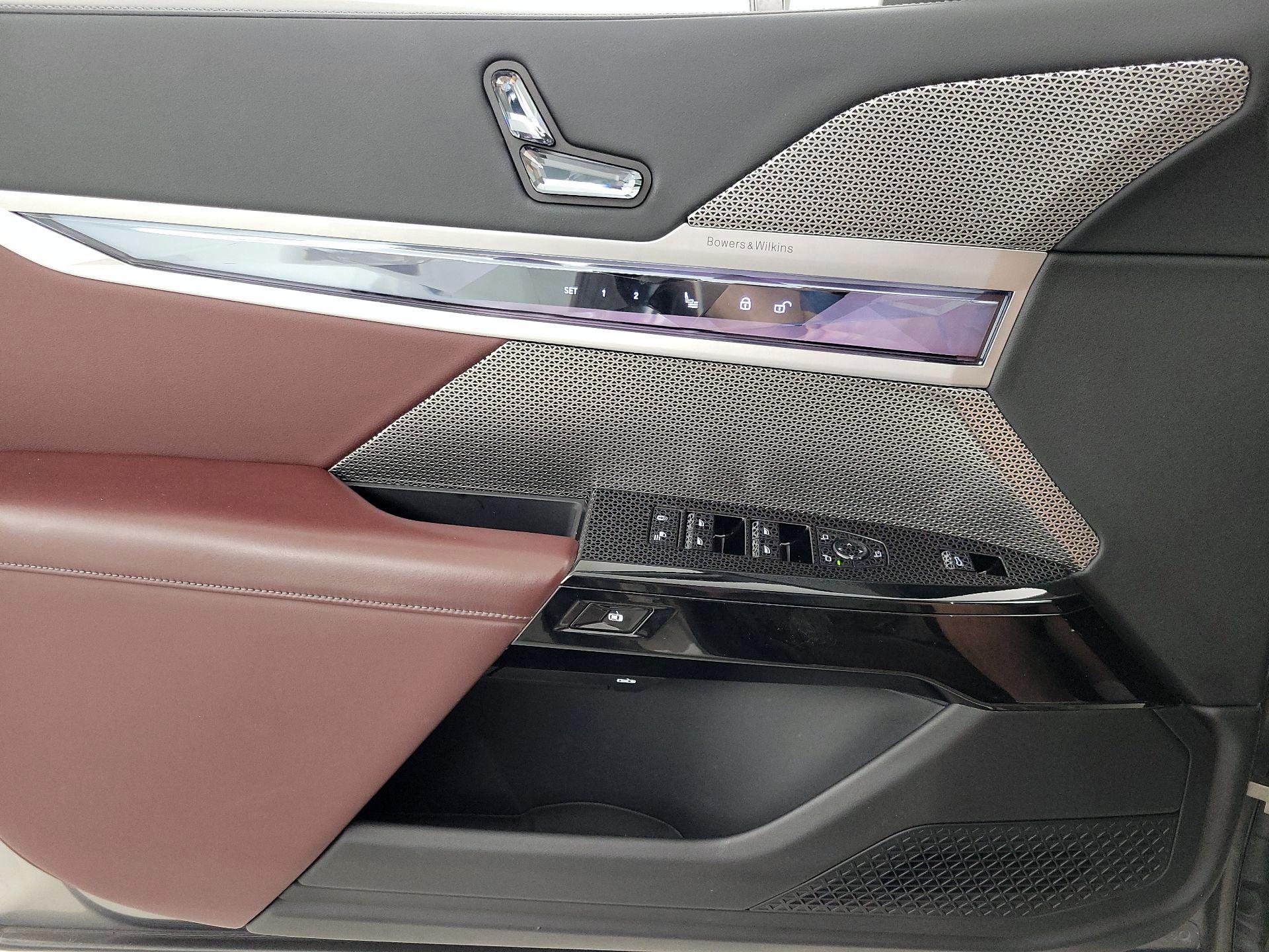 Thumbnail: 2023 BMW 7 Series - 12