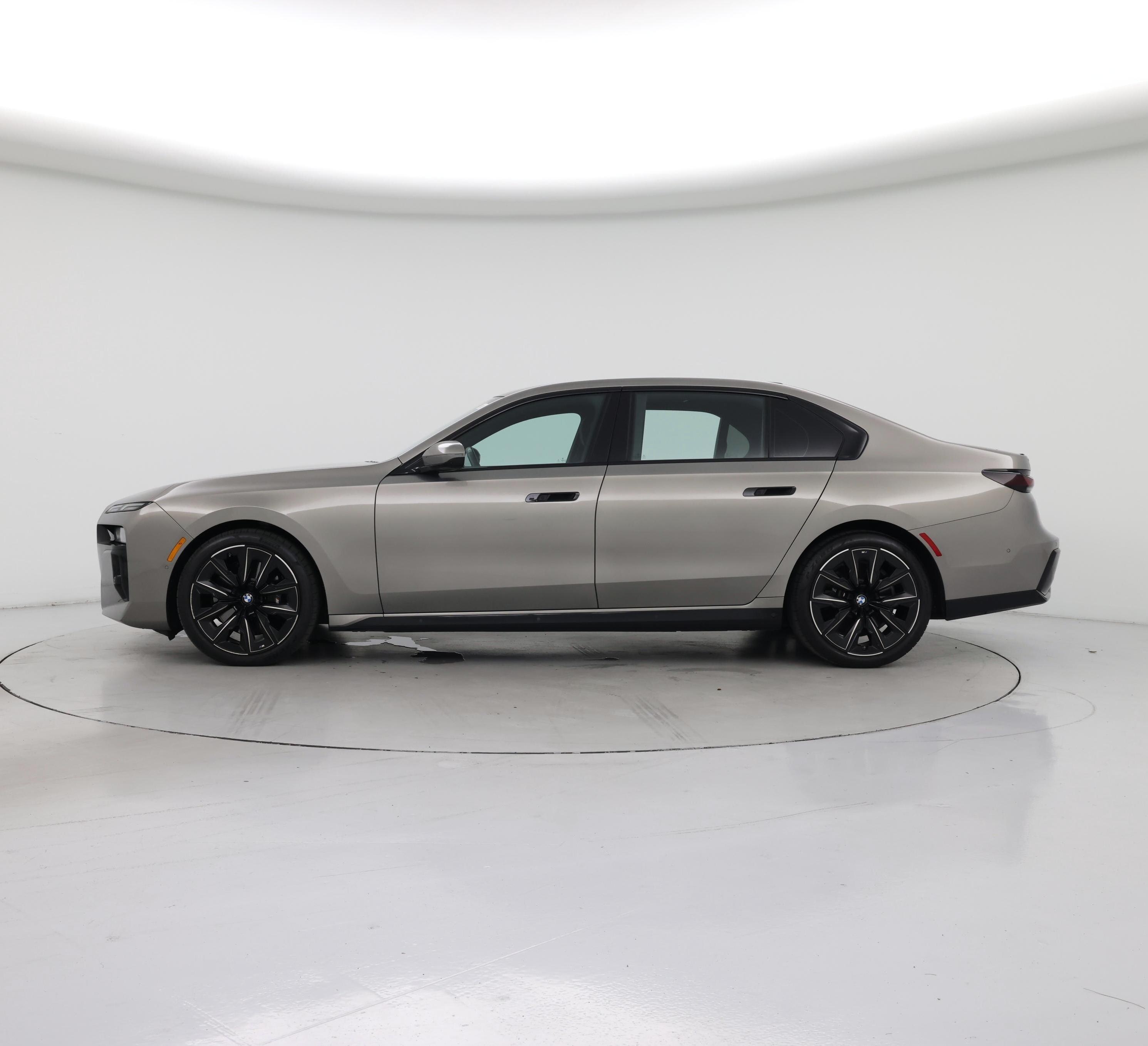 Thumbnail: 2023 BMW 7 Series - 3