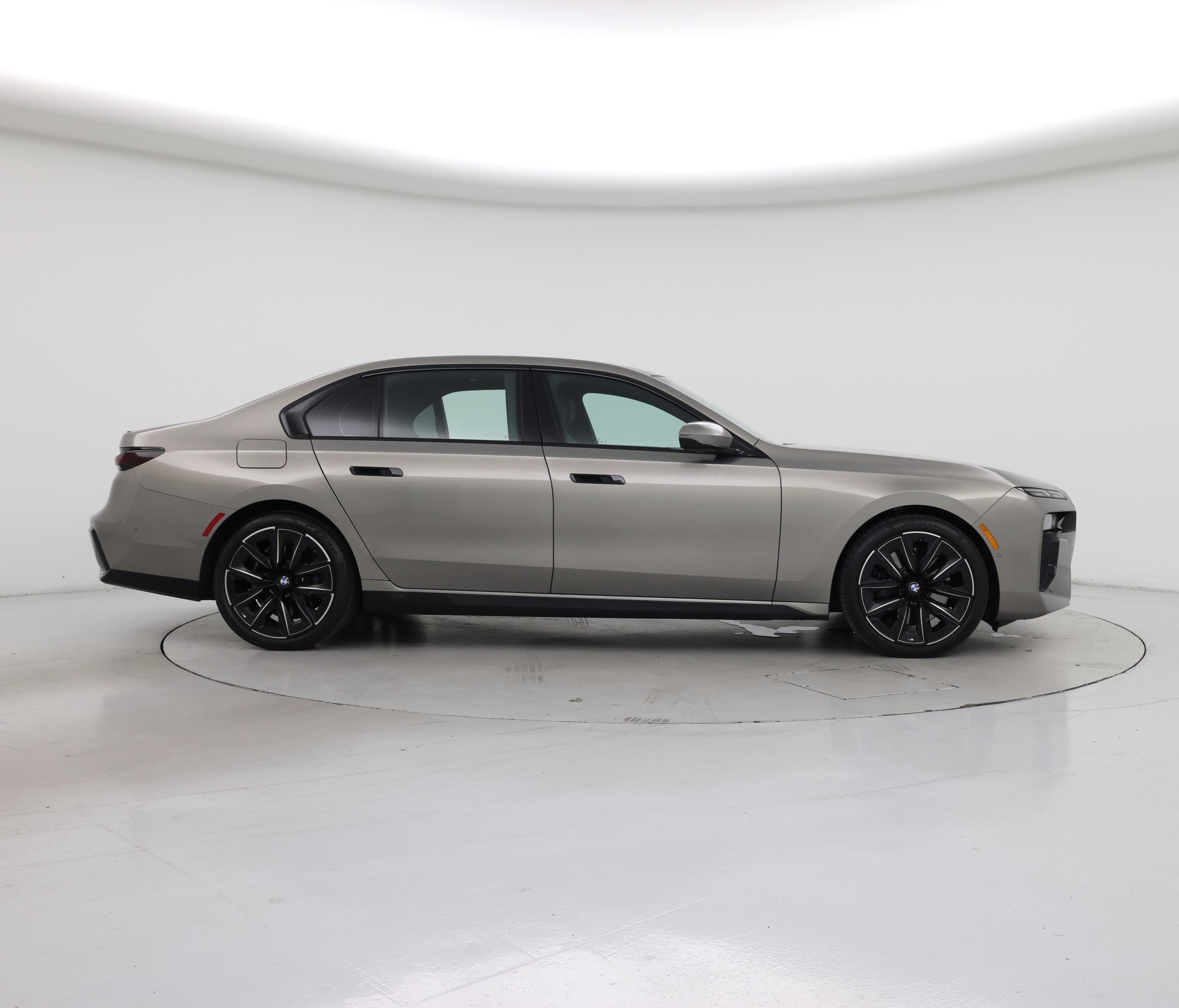 Thumbnail: 2023 BMW 7 Series - 7