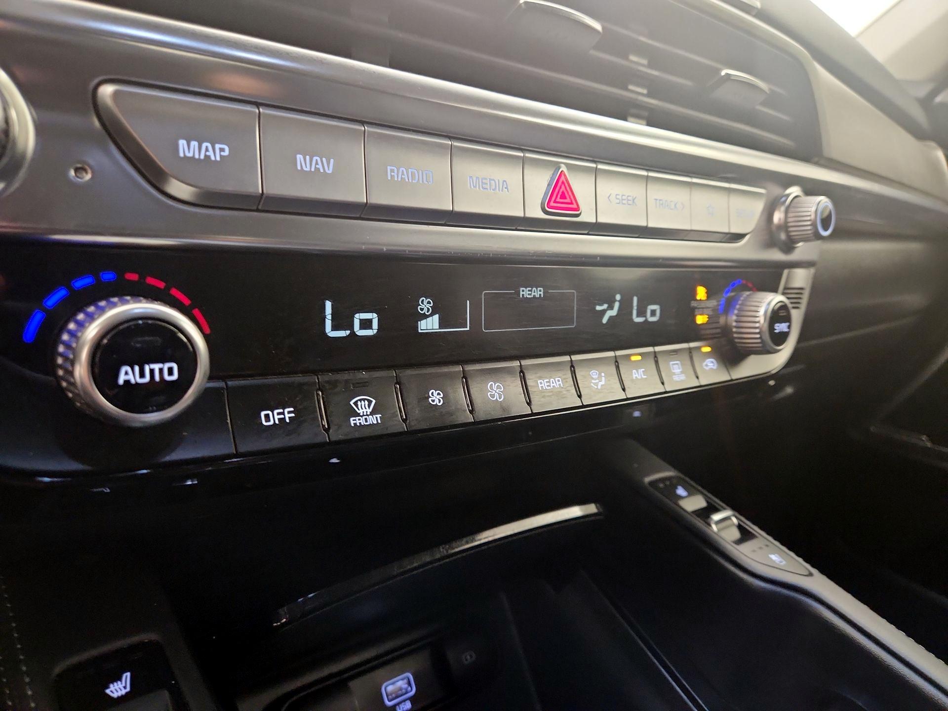 Thumbnail: 2022 Kia Telluride - 16