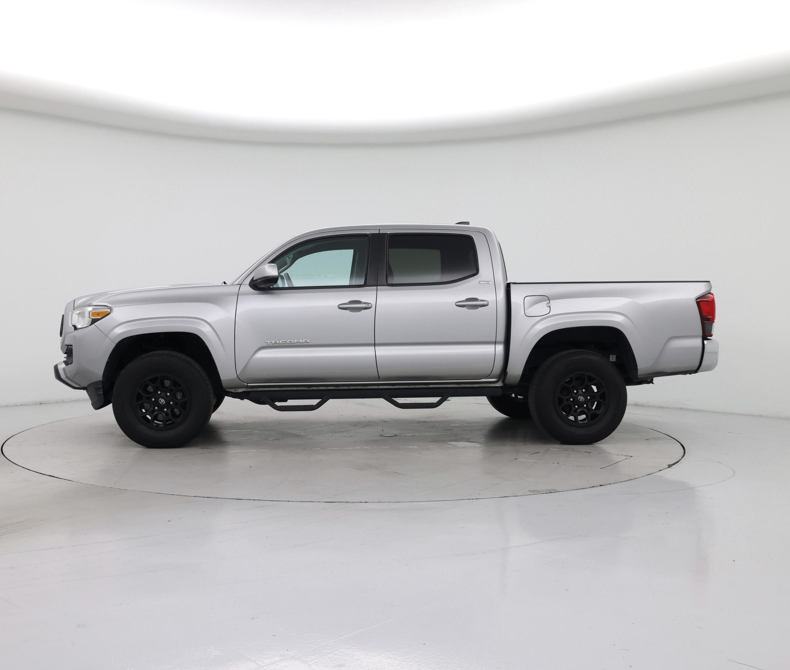Thumbnail: 2020 Toyota Tacoma - 3