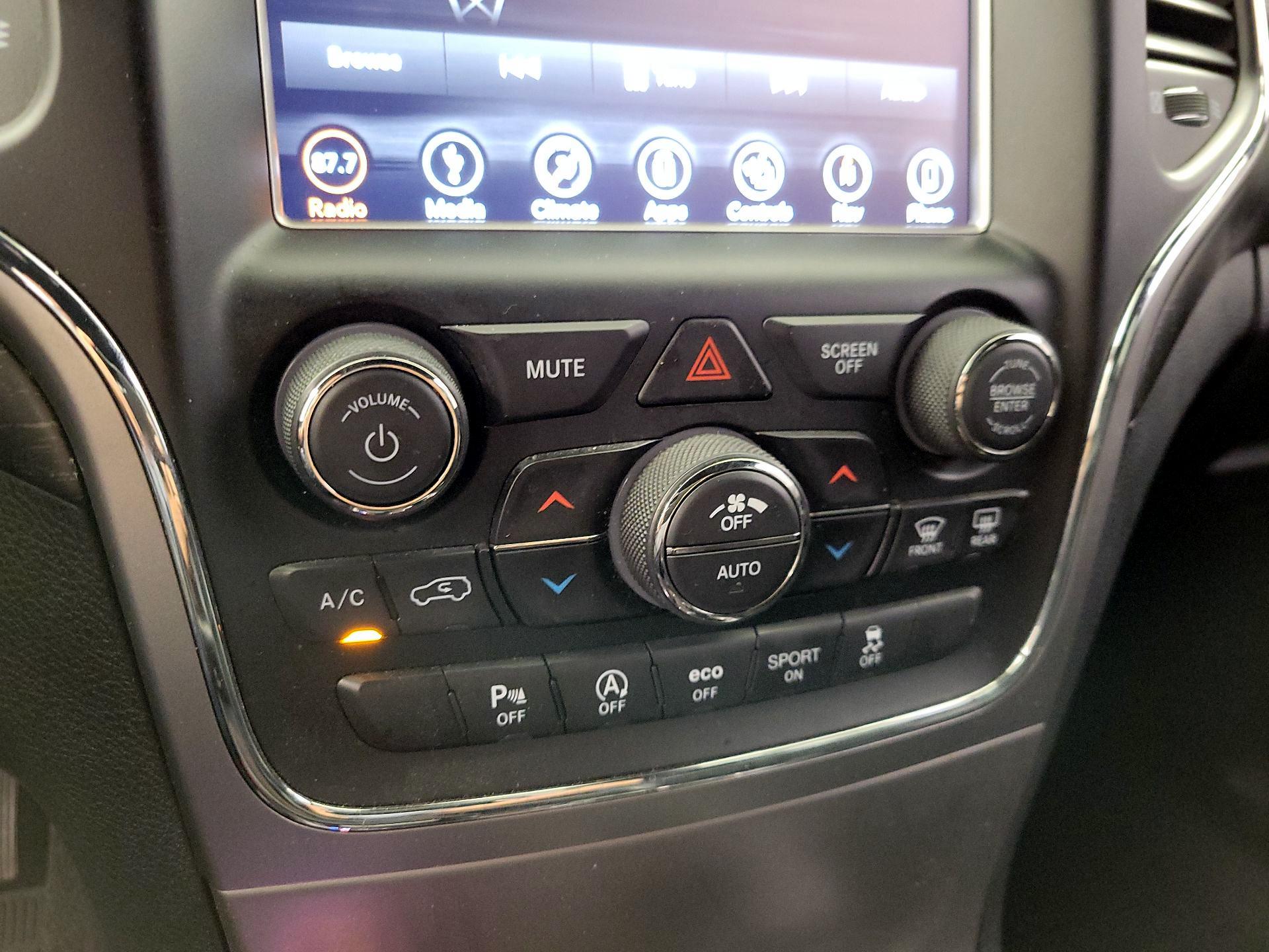 Thumbnail: 2018 Jeep Grand Cherokee - 15