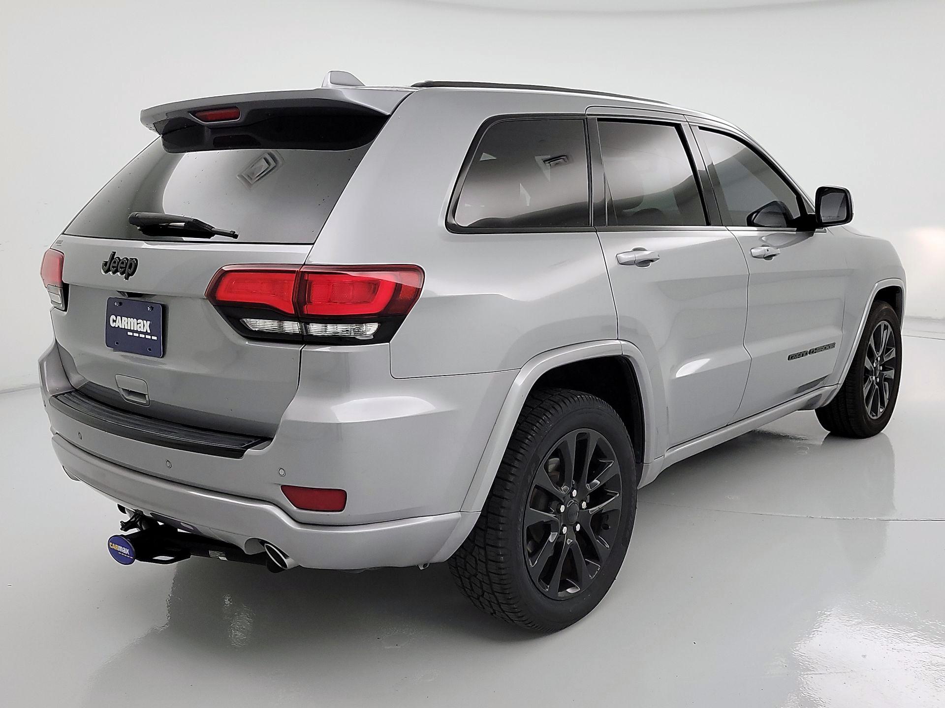 Thumbnail: 2018 Jeep Grand Cherokee - 5