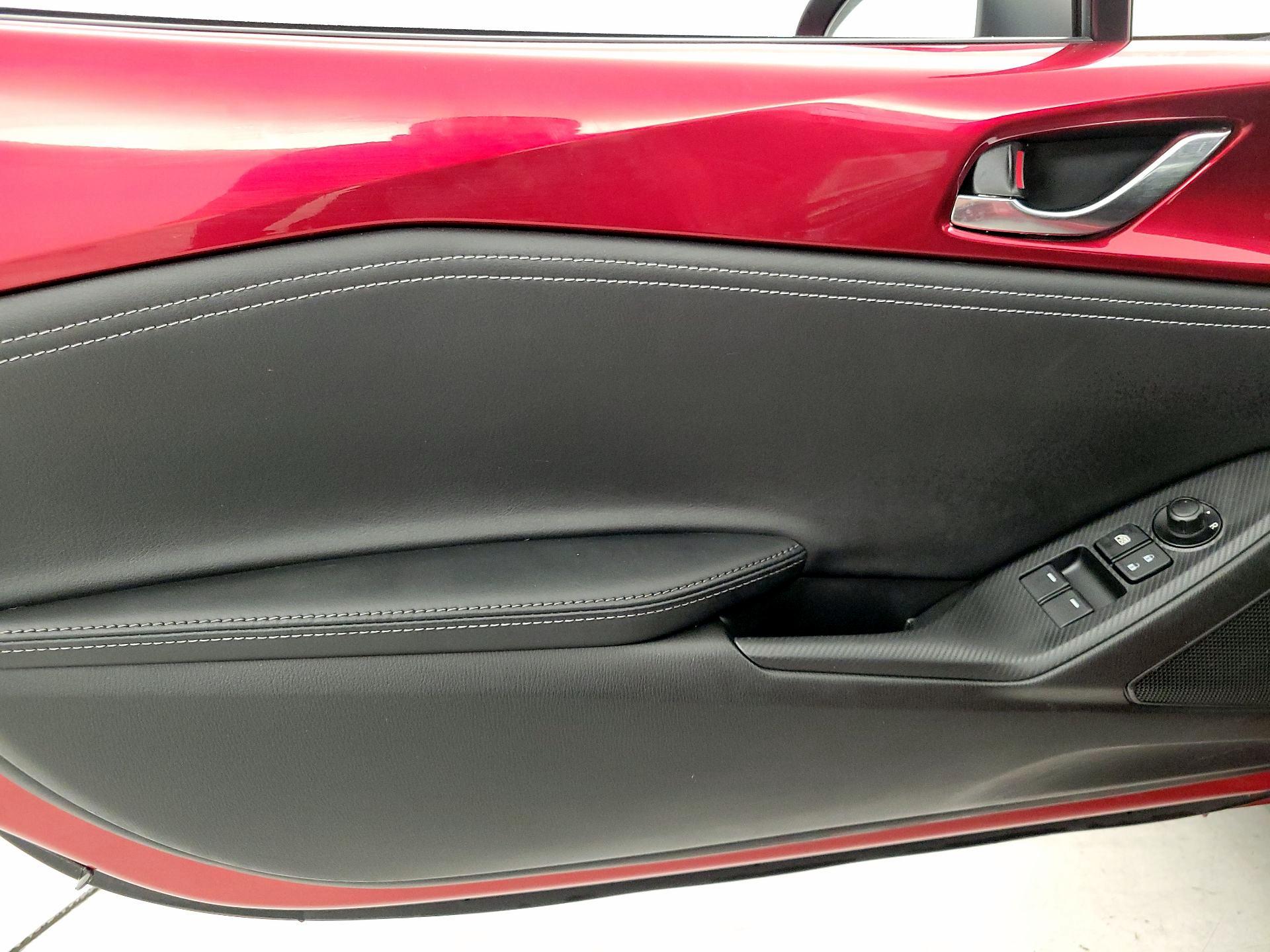 Thumbnail: 2021 Mazda MX-5 Miata - 12