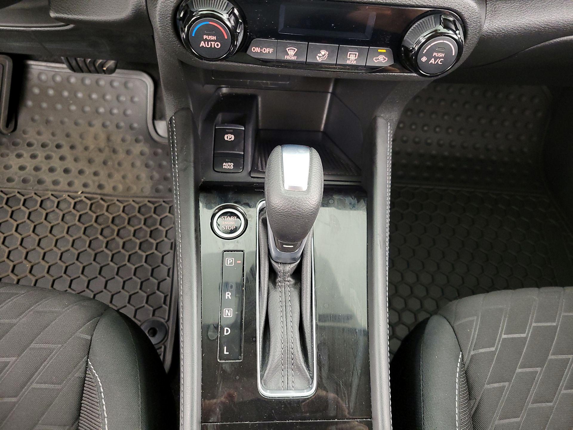 Thumbnail: 2021 Nissan Kicks - 17