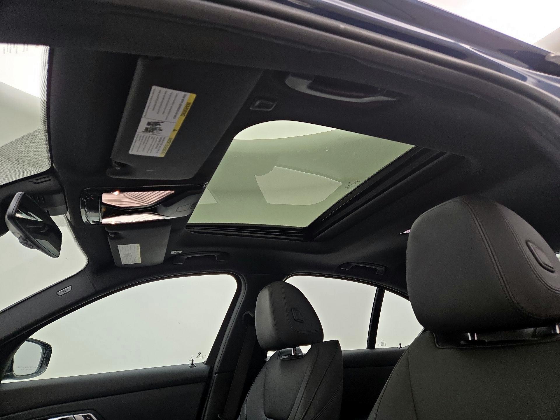 Thumbnail: 2021 BMW 3 Series - 20