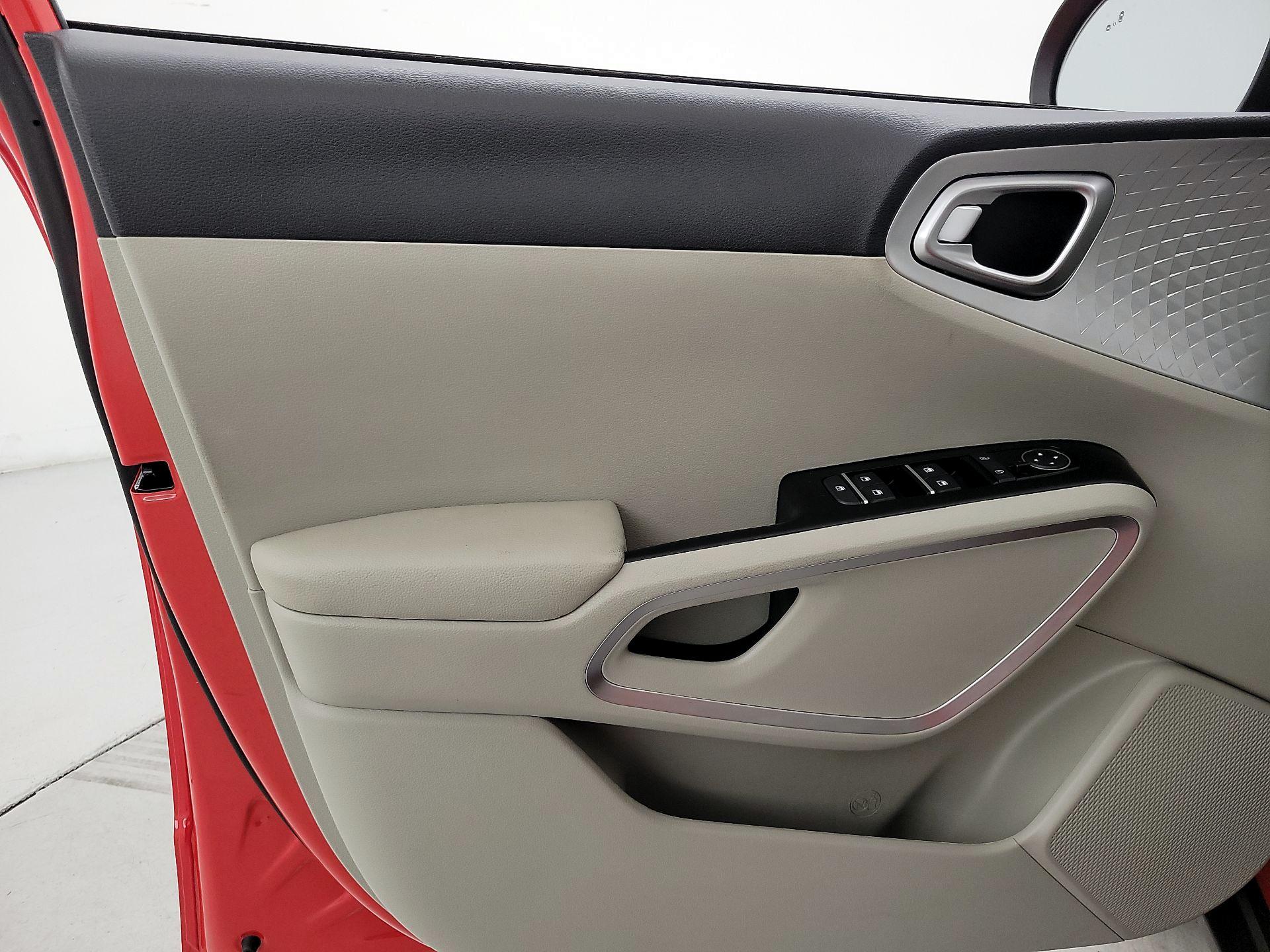 Thumbnail: 2022 Kia Soul - 12