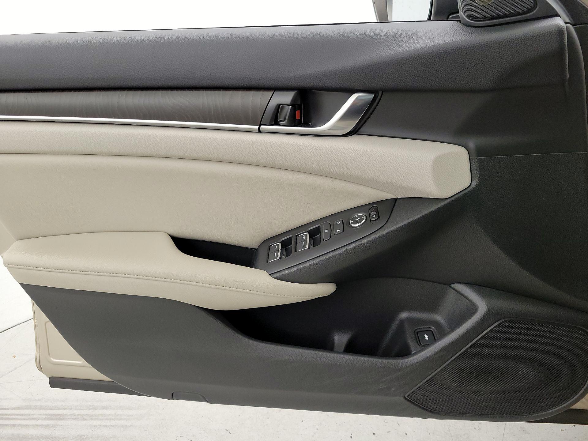 Thumbnail: 2019 Honda Accord - 12