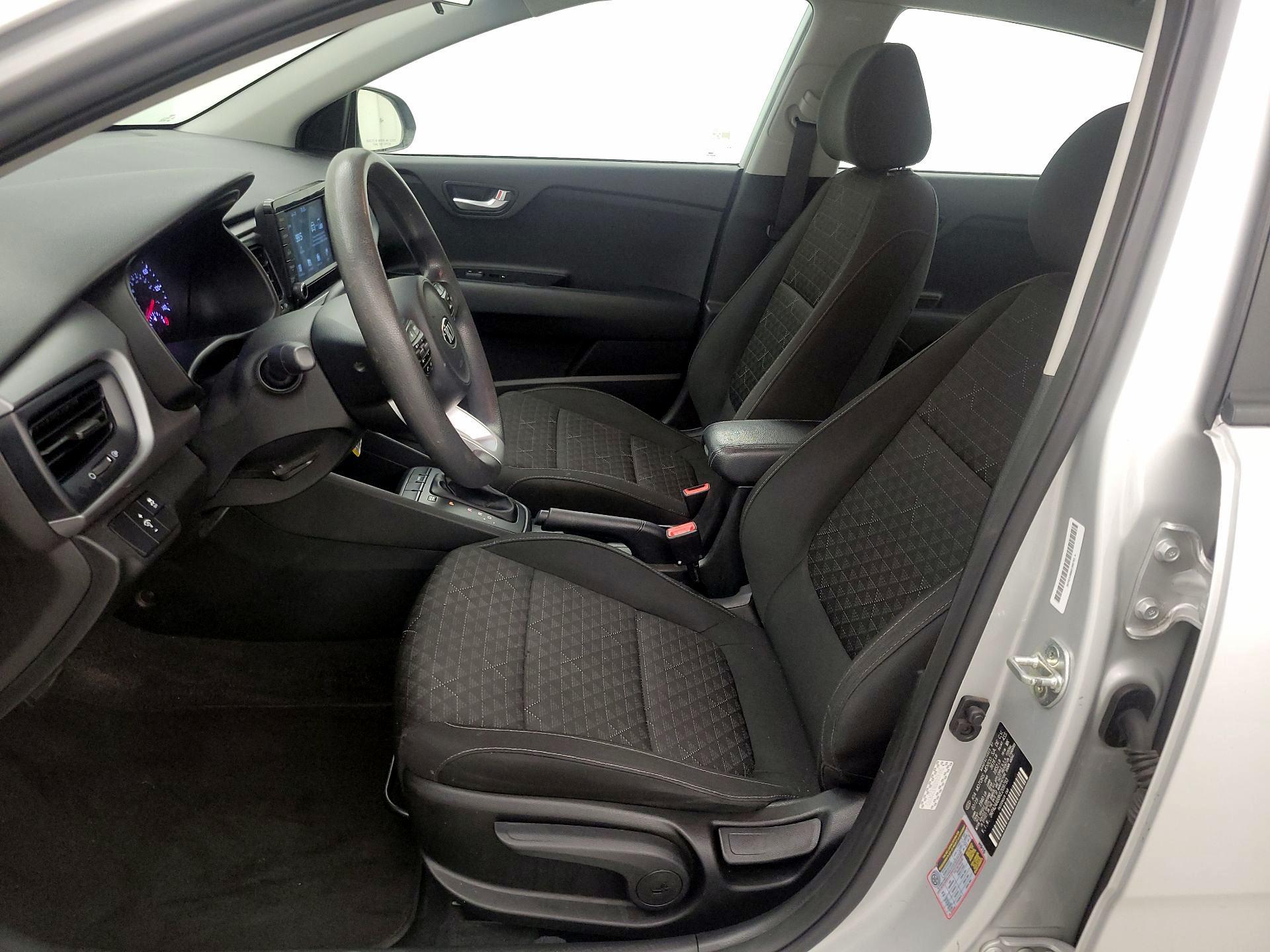Thumbnail: 2019 Kia Rio - 11