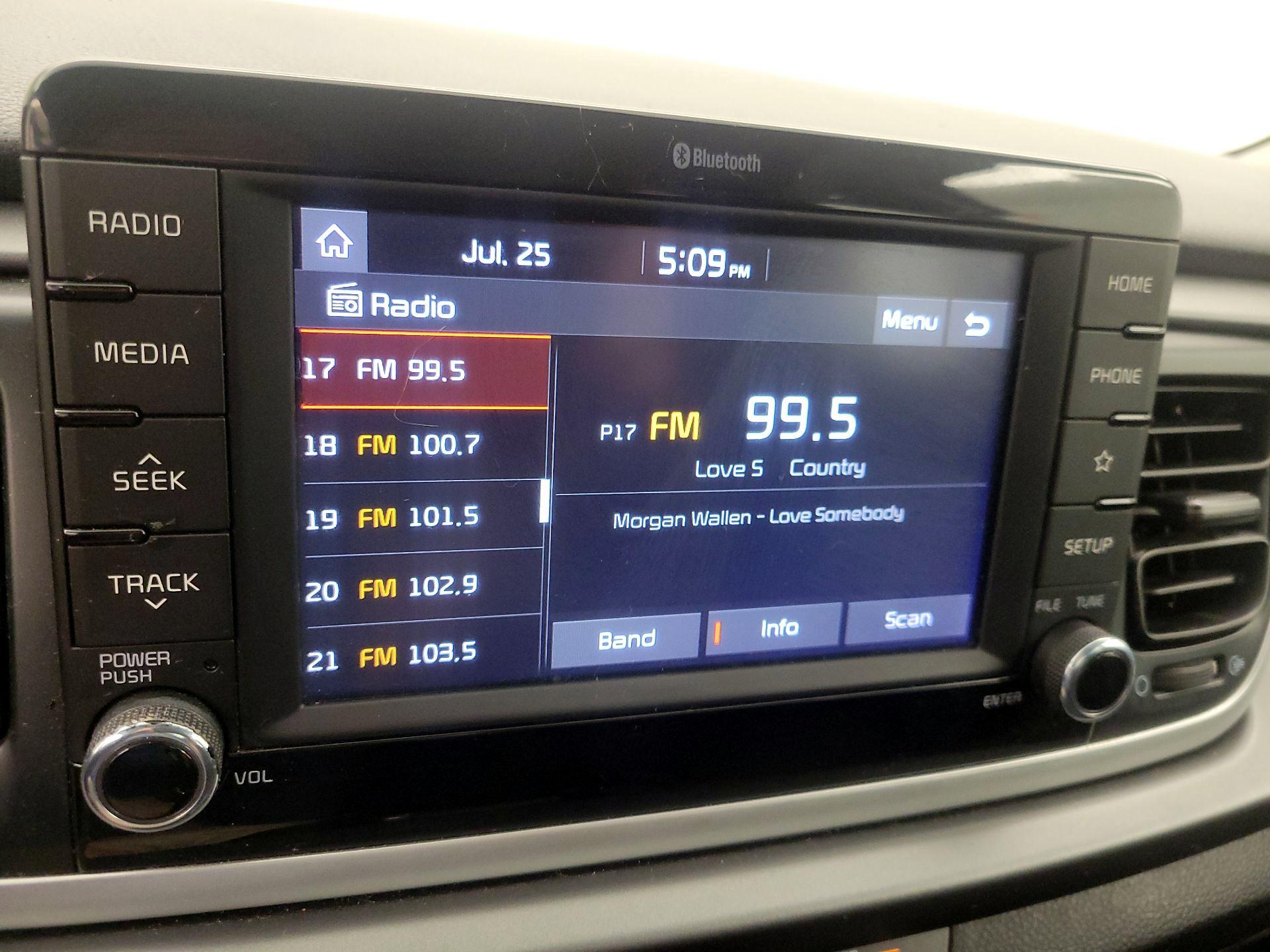 Thumbnail: 2019 Kia Rio - 15