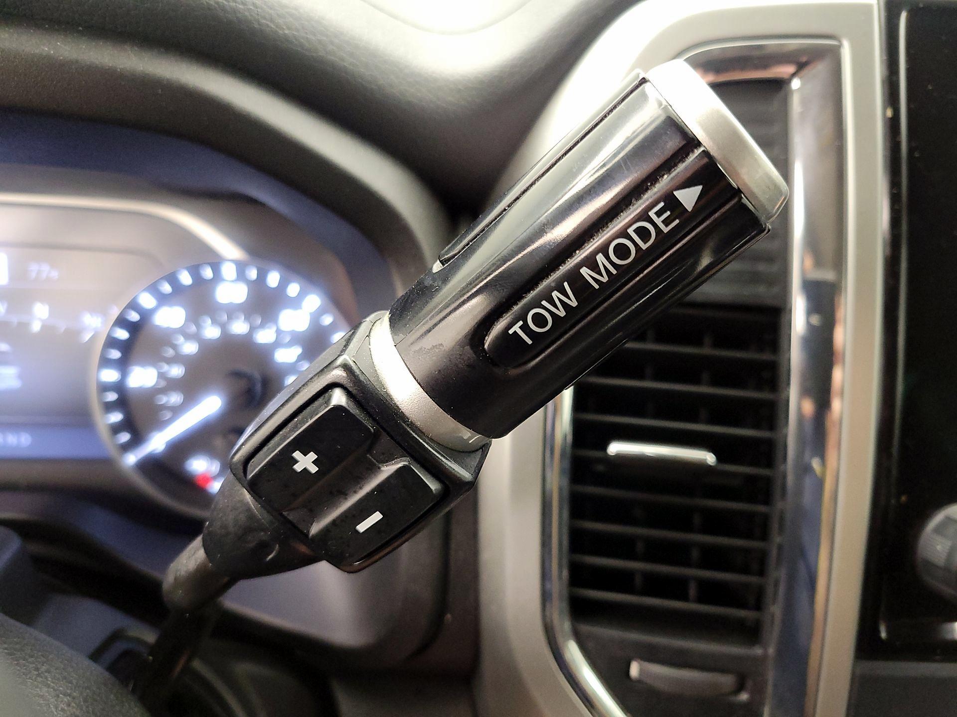 Thumbnail: 2021 Nissan Titan - 17