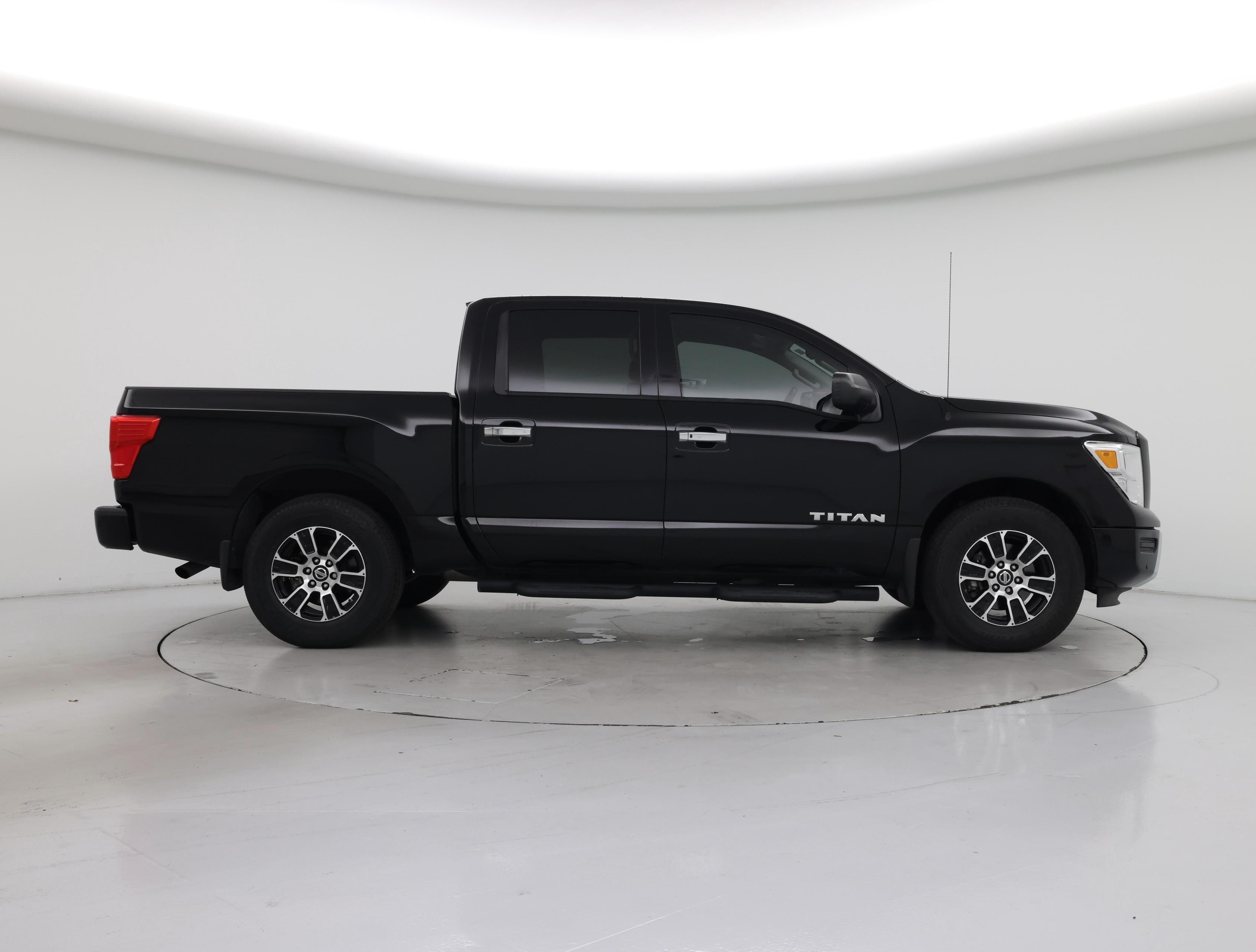 Thumbnail: 2021 Nissan Titan - 7