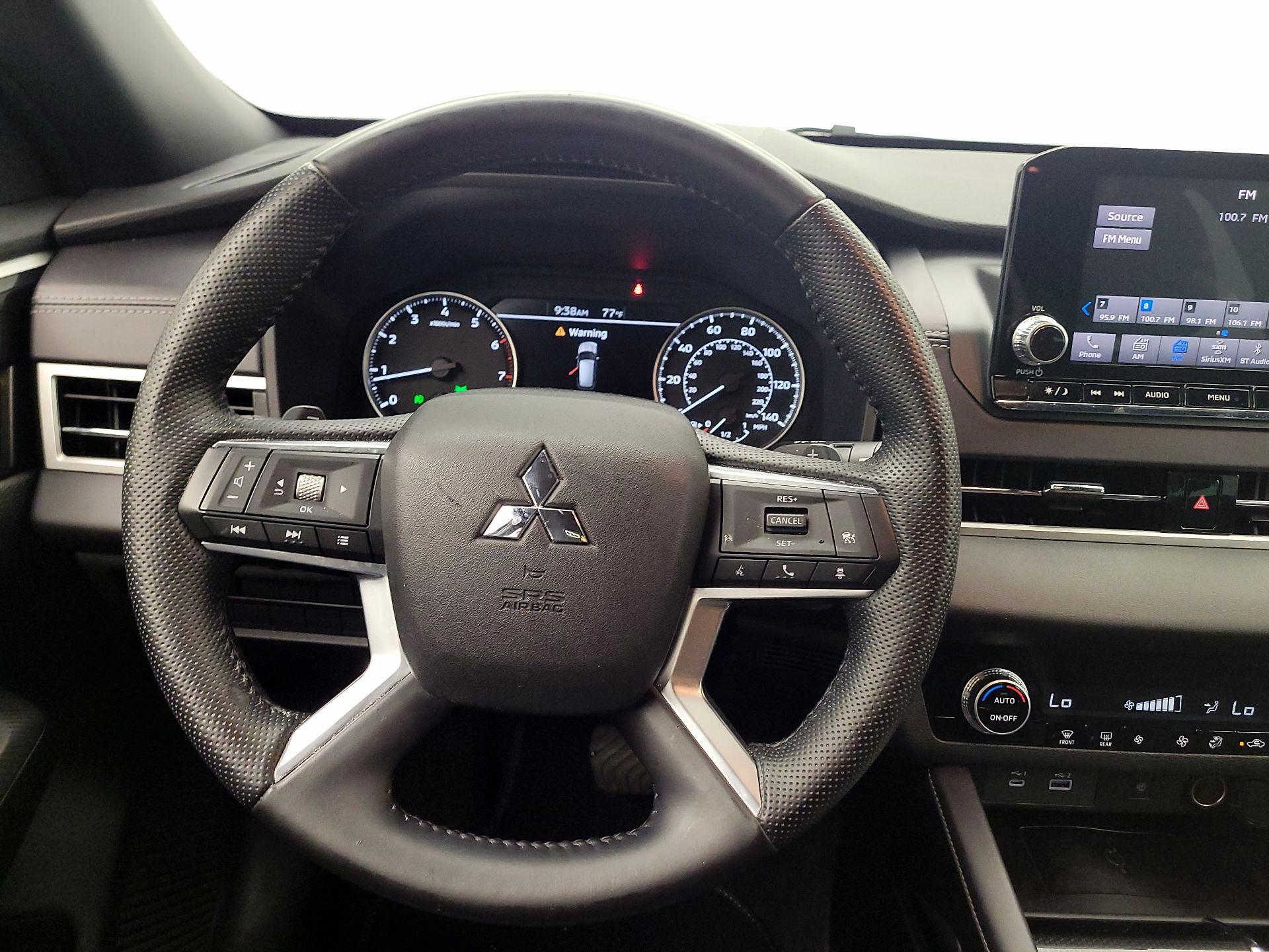 Thumbnail: 2022 Mitsubishi Outlander - 10