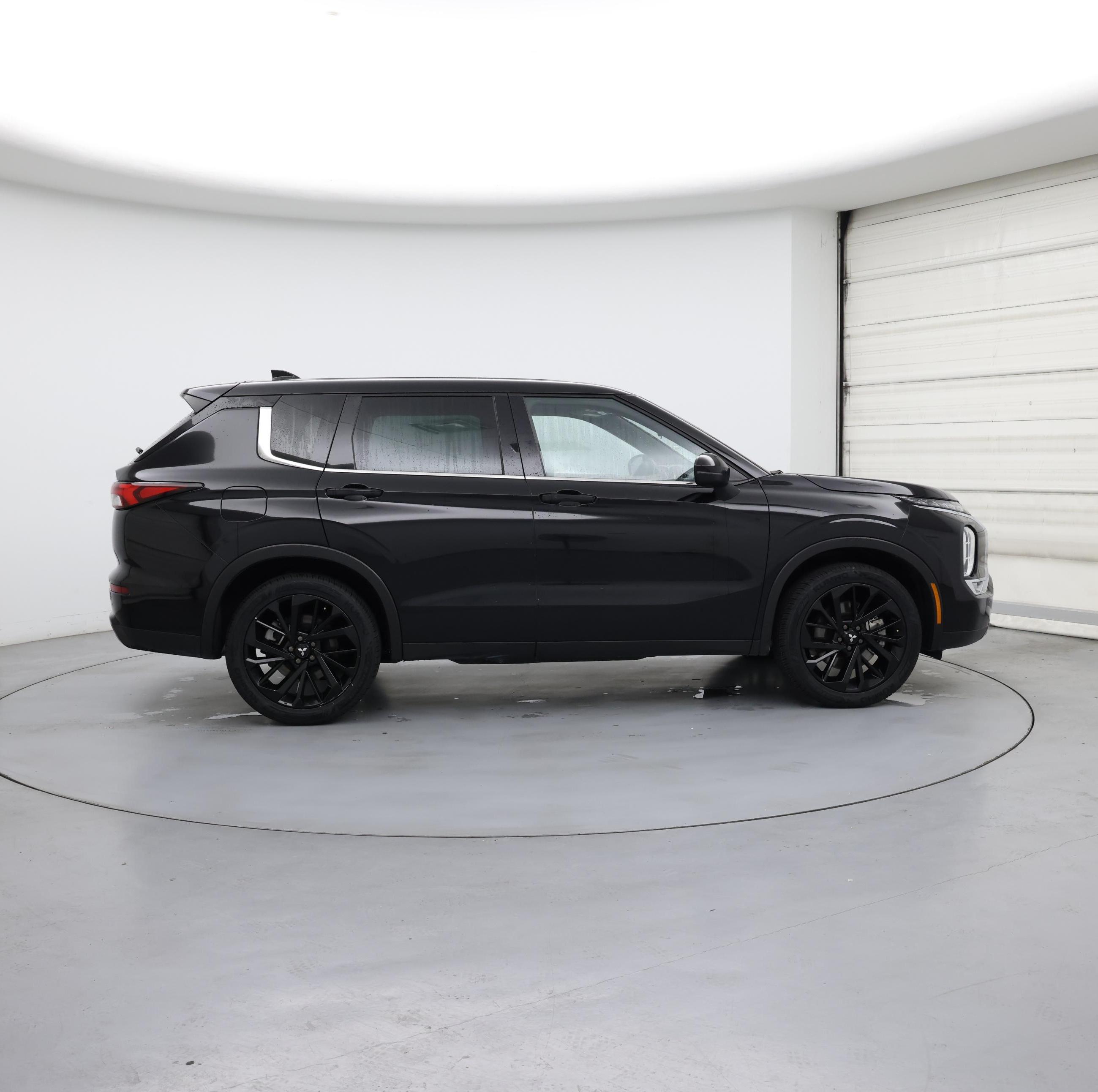 Thumbnail: 2022 Mitsubishi Outlander - 7