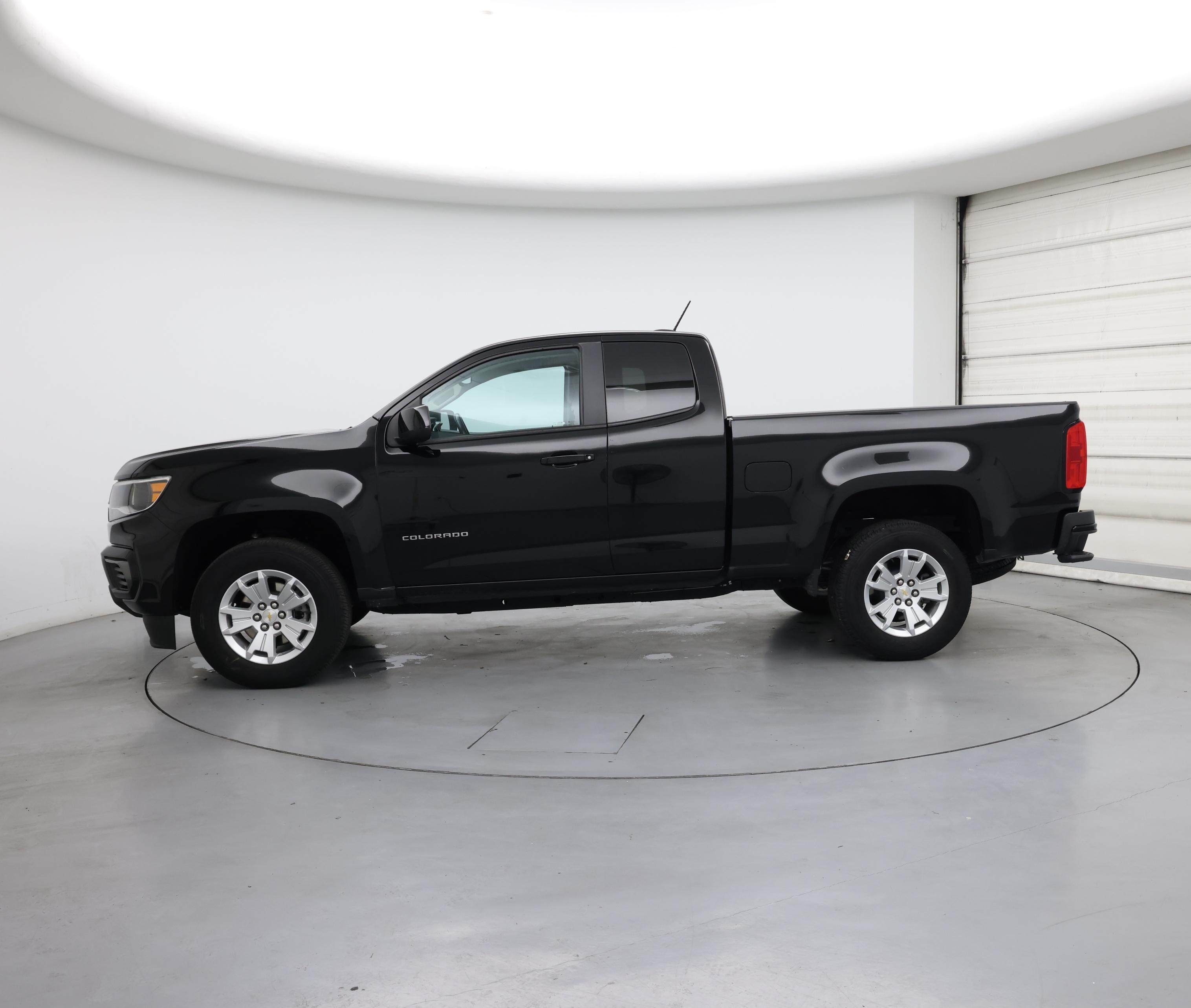 Thumbnail: 2022 Chevrolet Colorado - 3