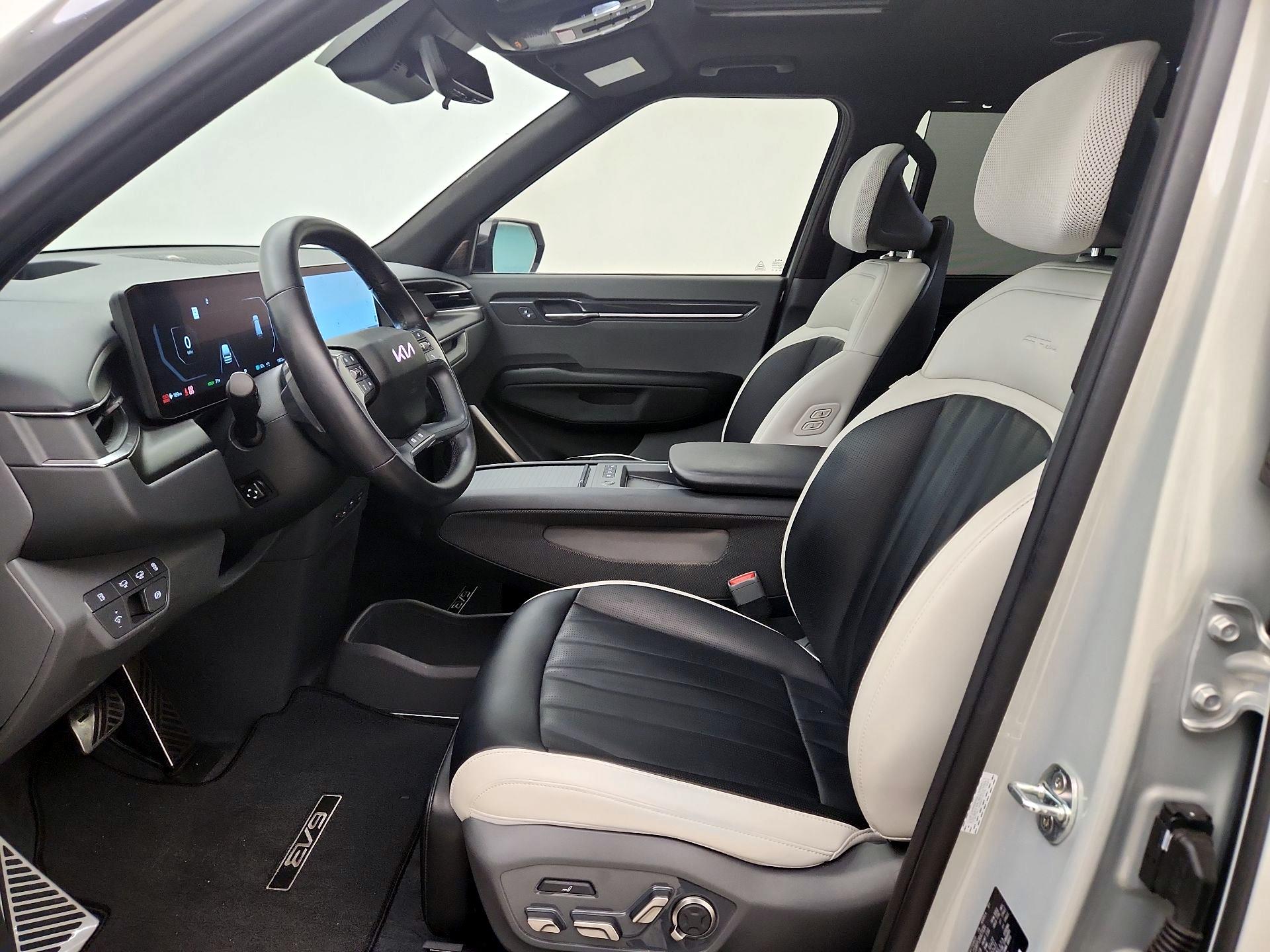 Thumbnail: 2024 Kia EV9 - 11
