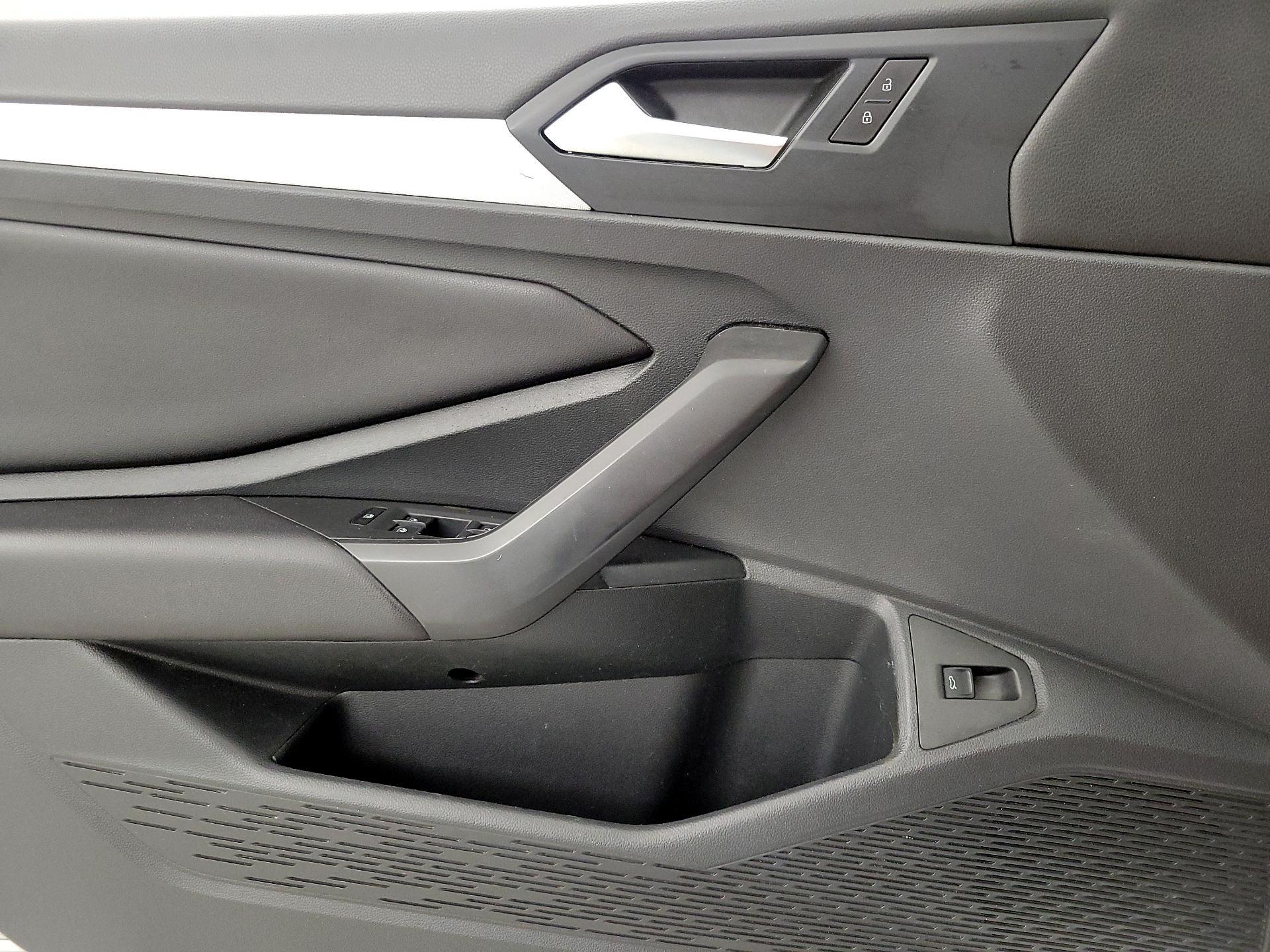 Thumbnail: 2019 Volkswagen Jetta - 12