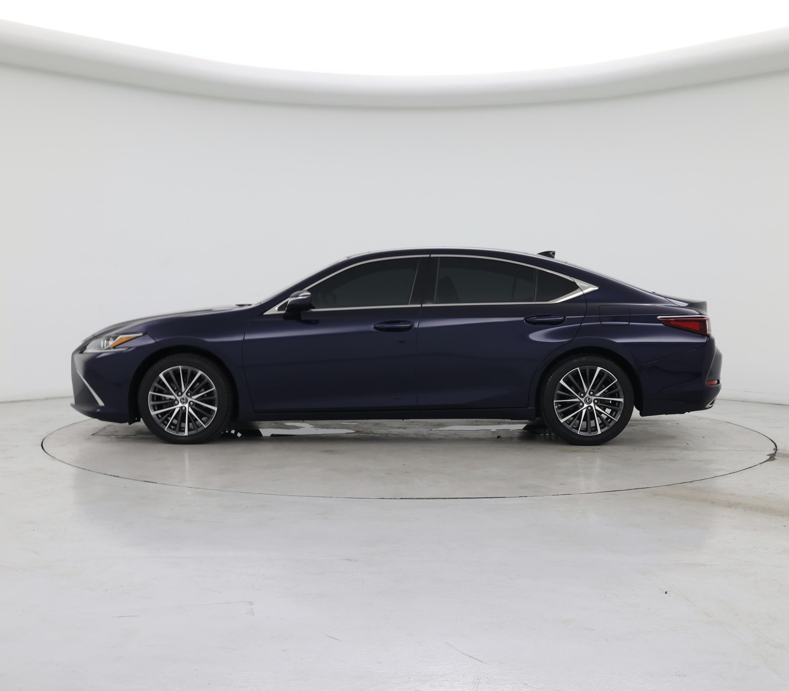 Thumbnail: 2022 Lexus ES - 3